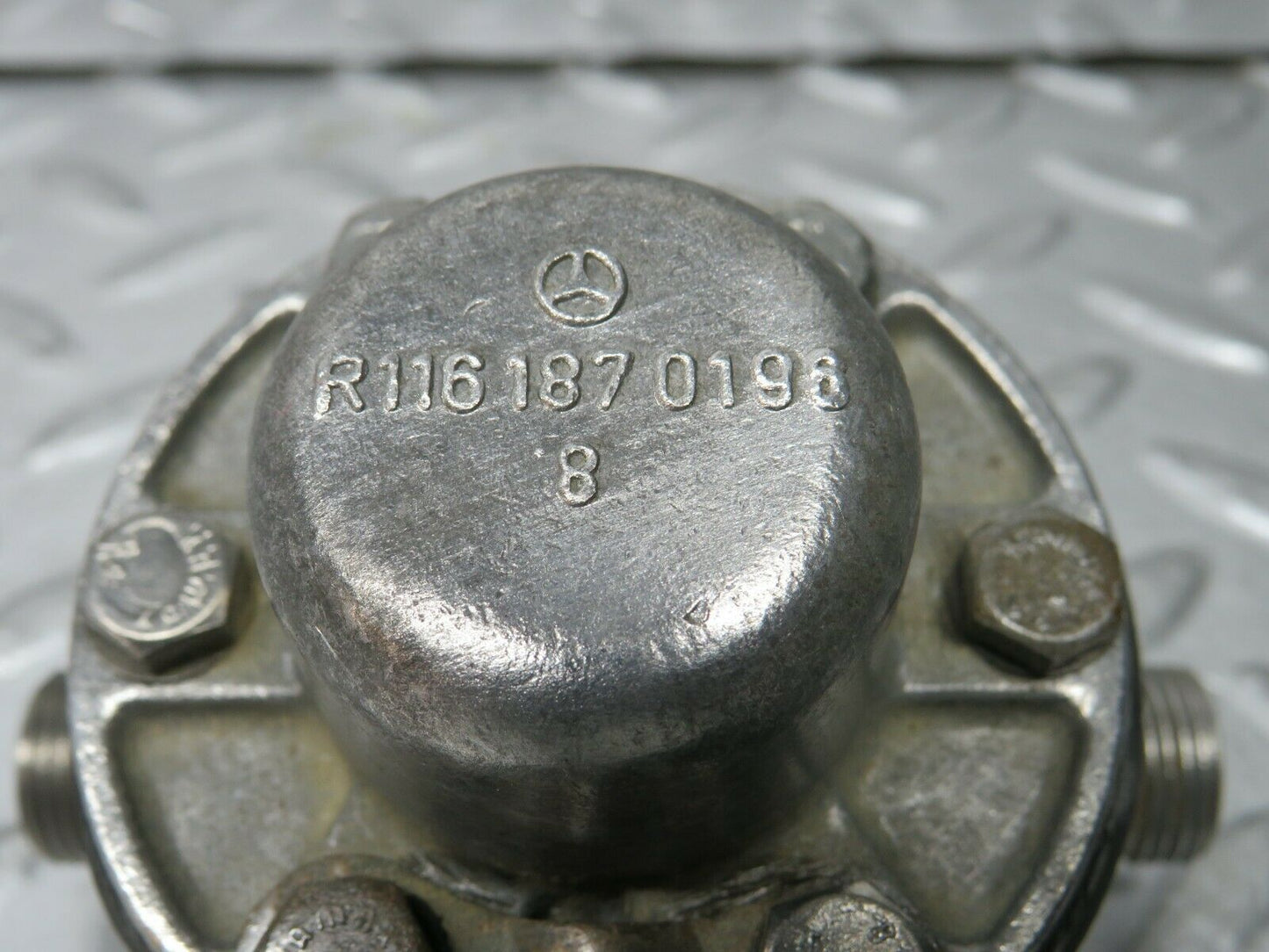 23295 Mercedes-Benz W116 350SE Oil Pressure Damper 1161870196 1161870494