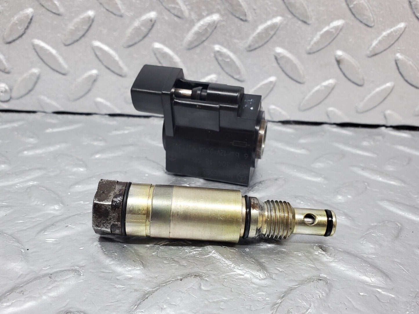 44812 Mercedes-Benz W124 220E Automatic Gearbox Solenoid Valve 0003041890