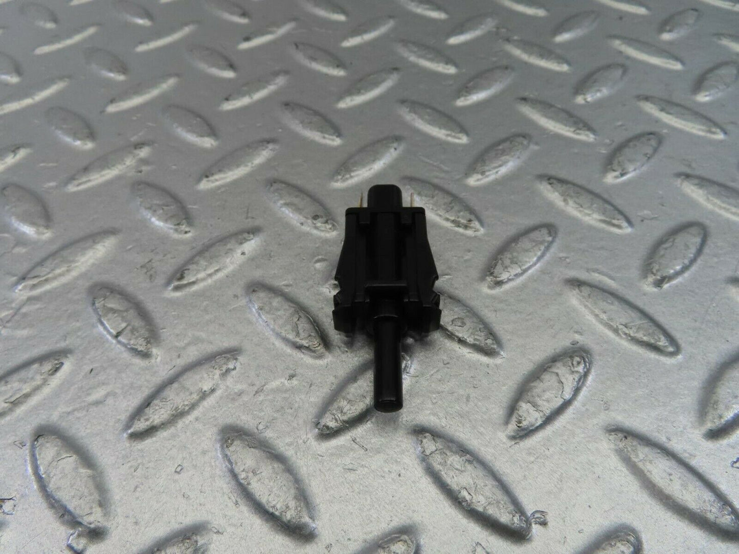 10737 Mercedes-Benz W123 230E Door Contact Switch 0015458714