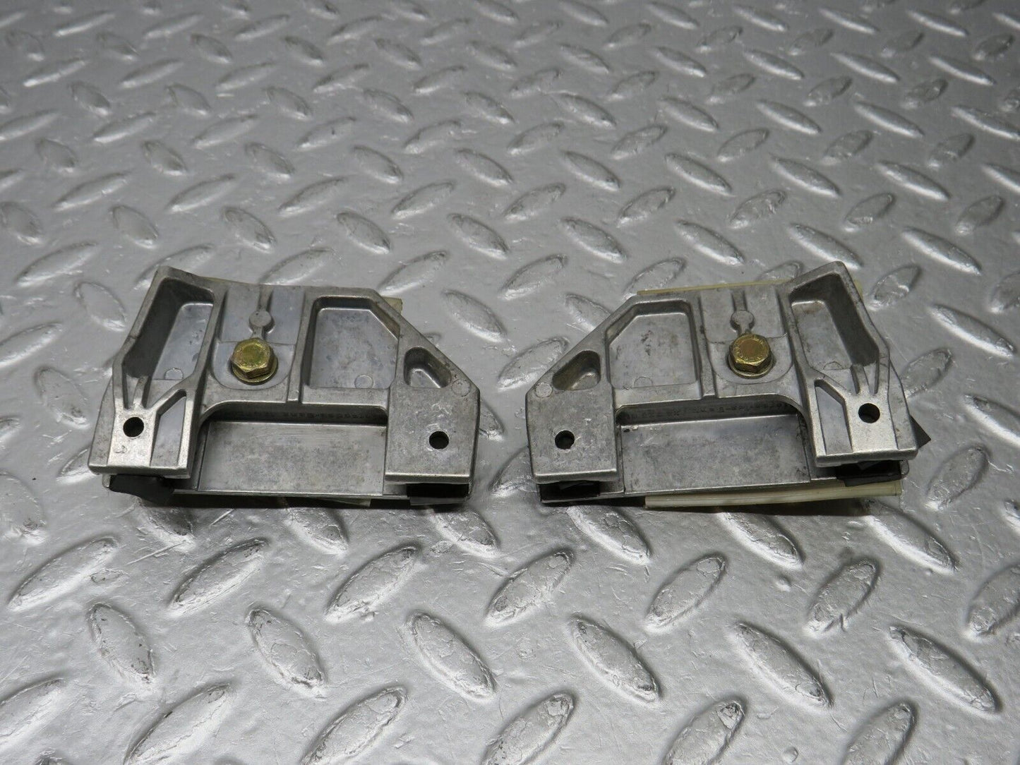 38356 Mercedes-Benz R129 280SL Coupe Door Window Guide Bracket 1247250132 1247250232