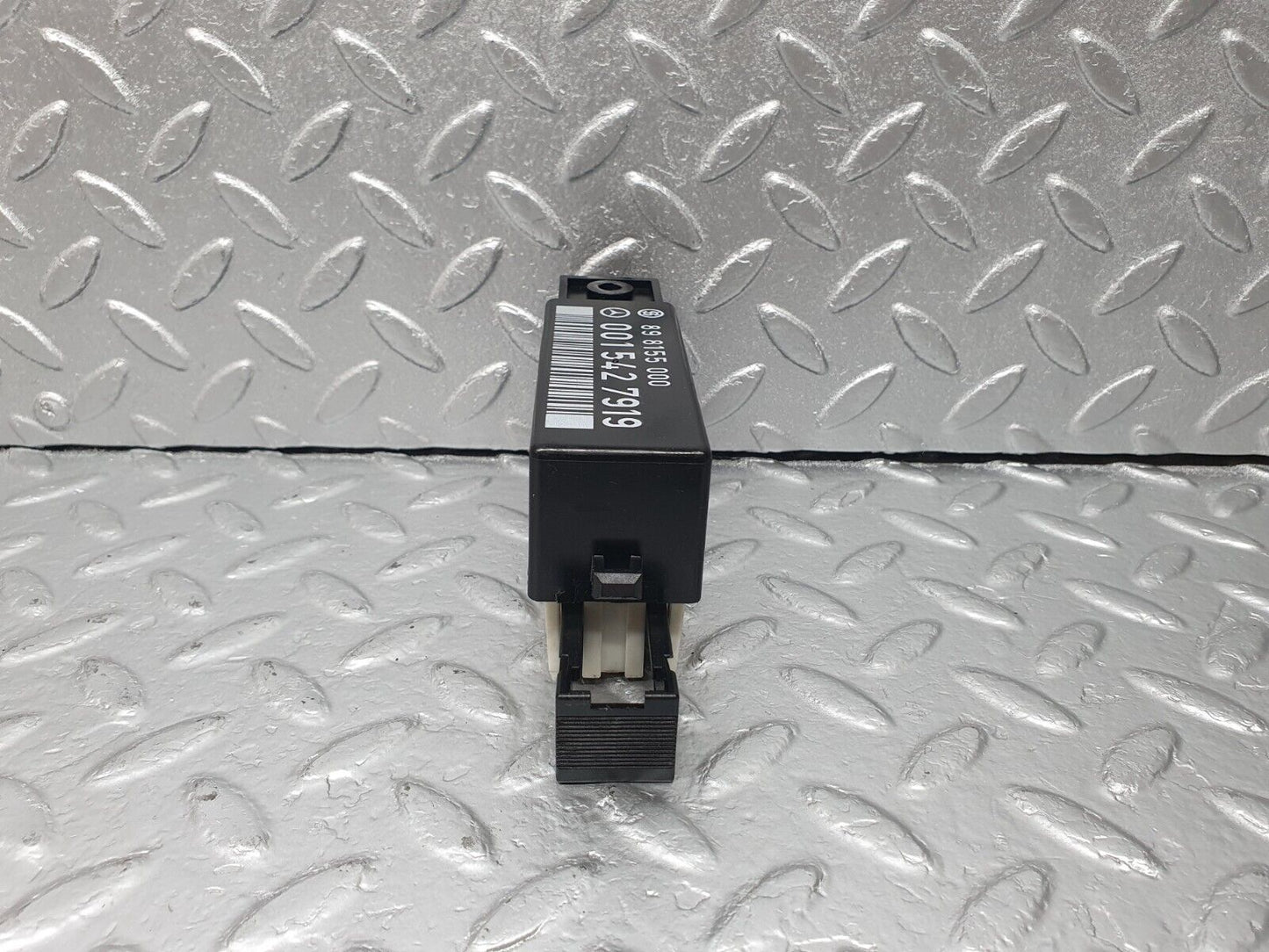 42241 Mercedes-Benz R129 320SL Coupe Windscreen Wiper Relay 0015427919 0175456128