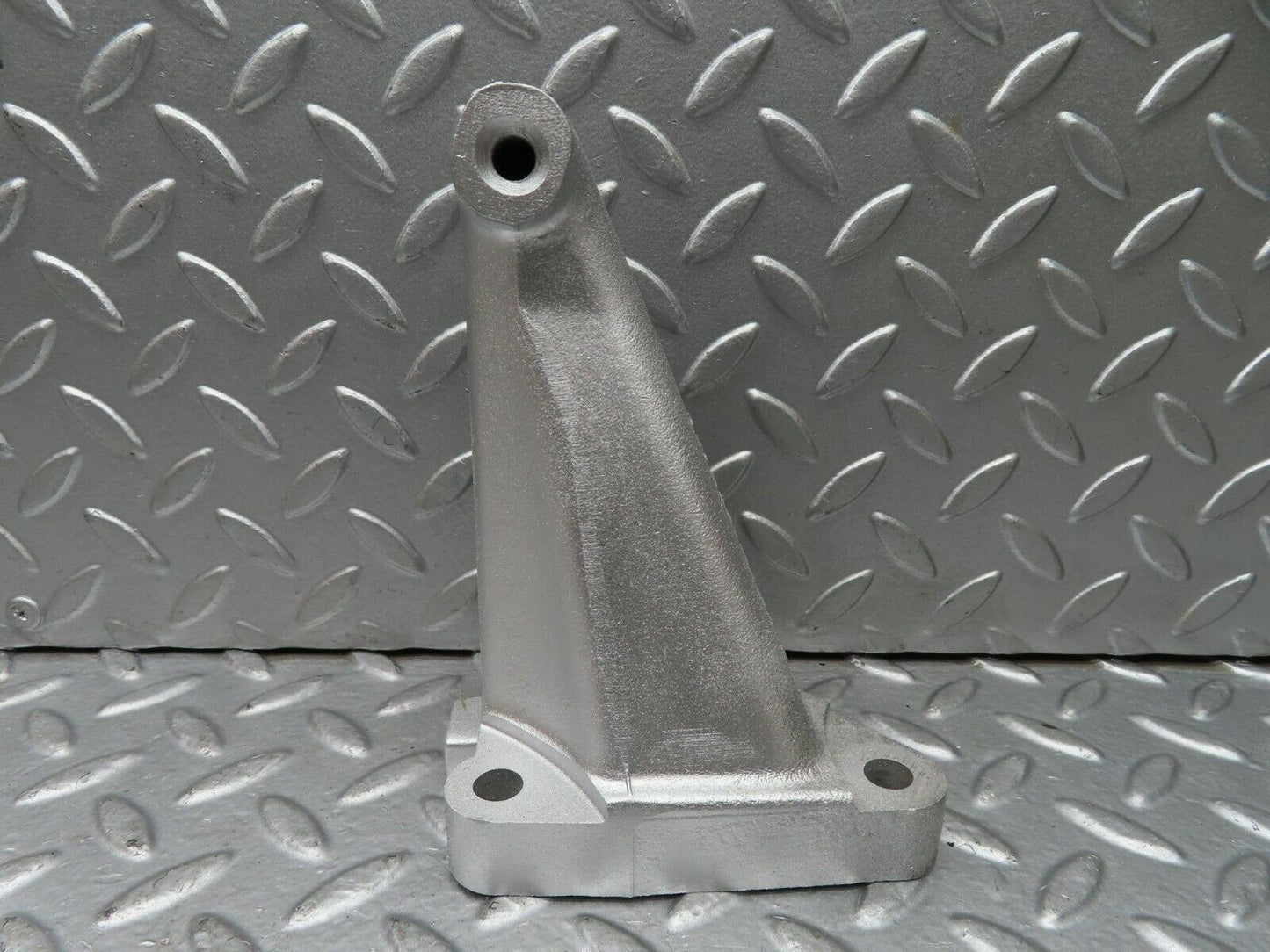 15264 Mercedes-Benz W123 230E Engine Mount Bracket 1022230304