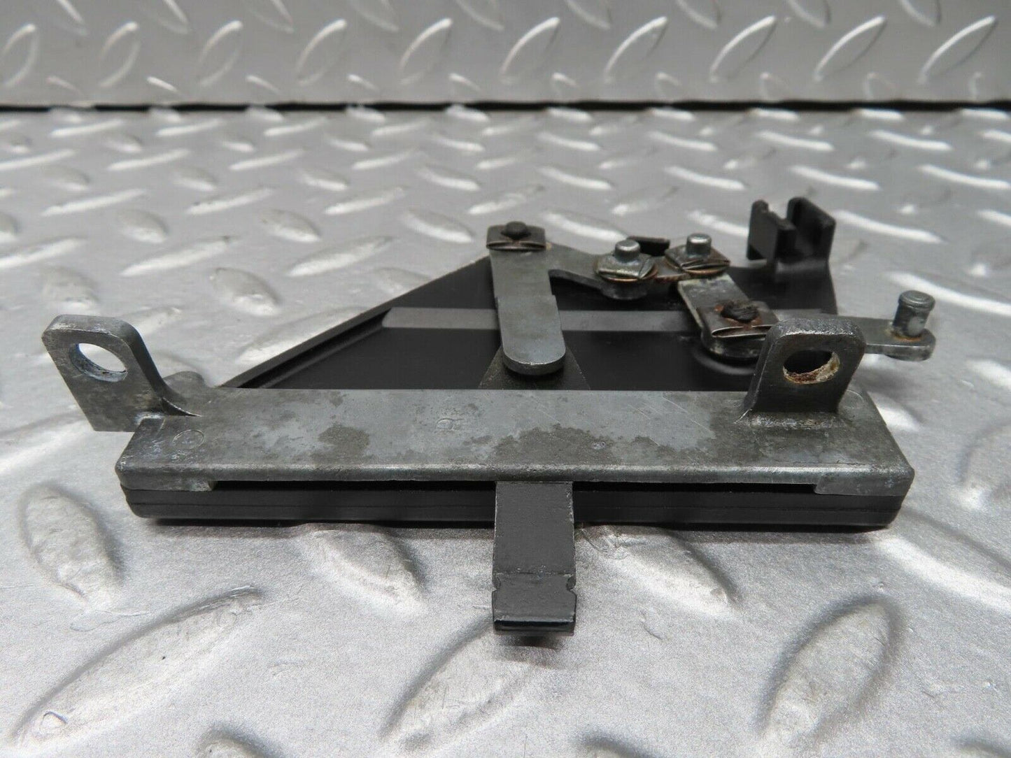 16733 Mercedes-Benz C107 380SLC Air Vent Control Lever Right 1078300485