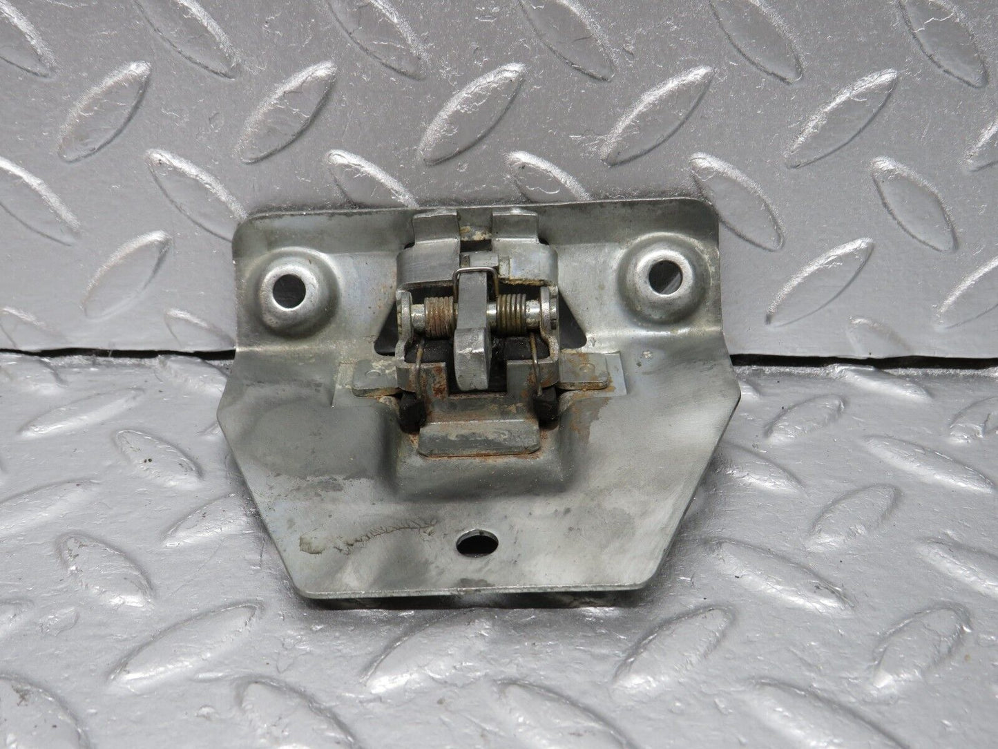 40017 Mercedes-Benz R107 350SL Coupe Trunk Boot Lock Latch 1137500285