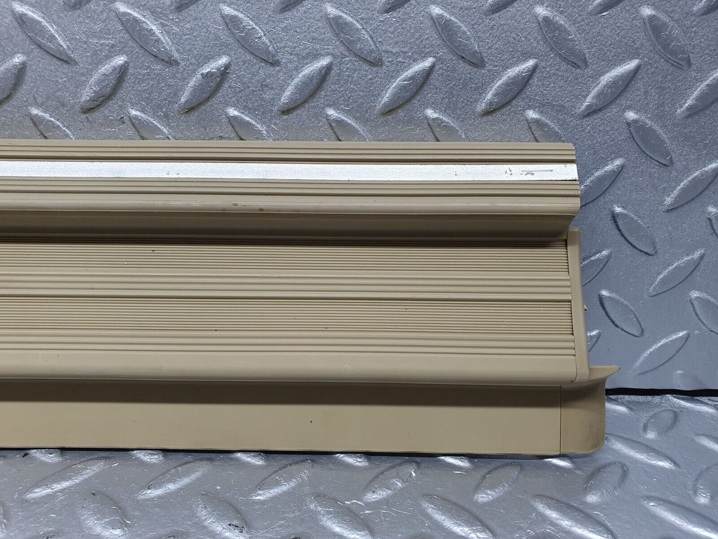 40942 Mercedes-Benz W126 300SE Front Left Door Sill Trim Beige