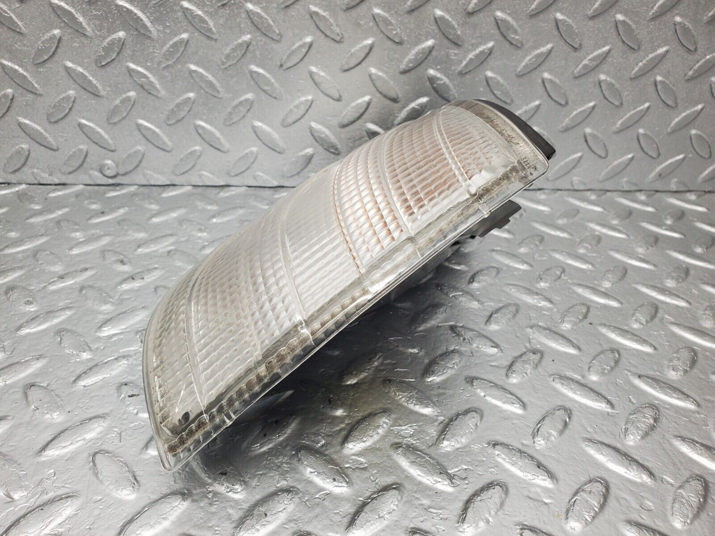 46901 Mercedes-Benz R129 320SL Coupe Front Right Indicator Light Bosch 1298261043 1315106917