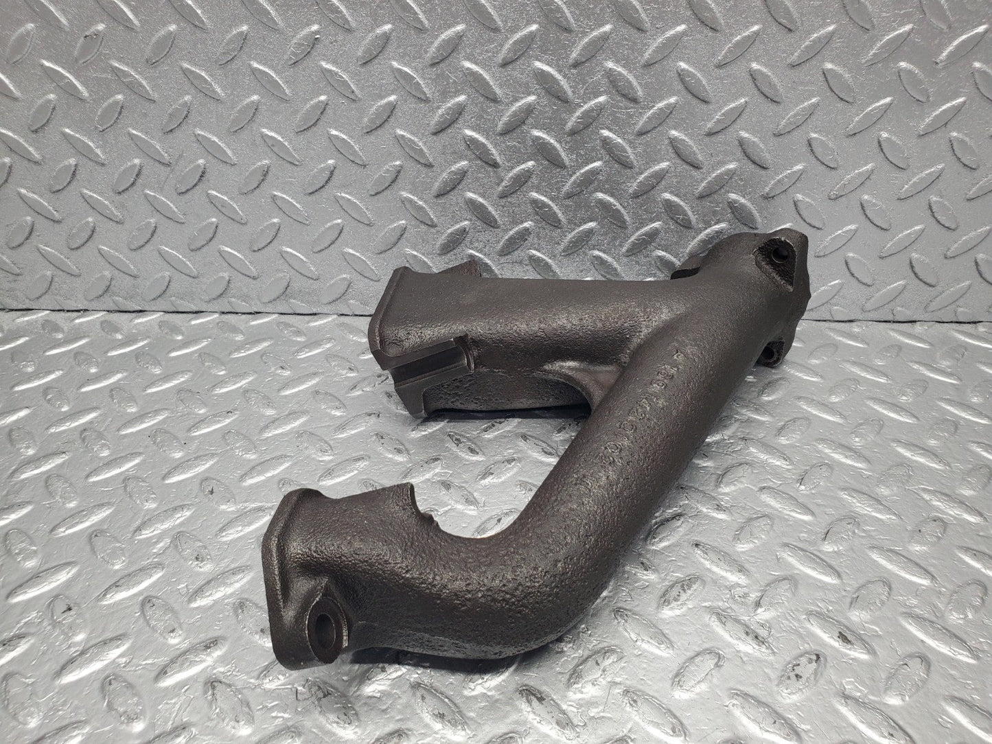 W112 exhaust manifold 4-6 used OEM