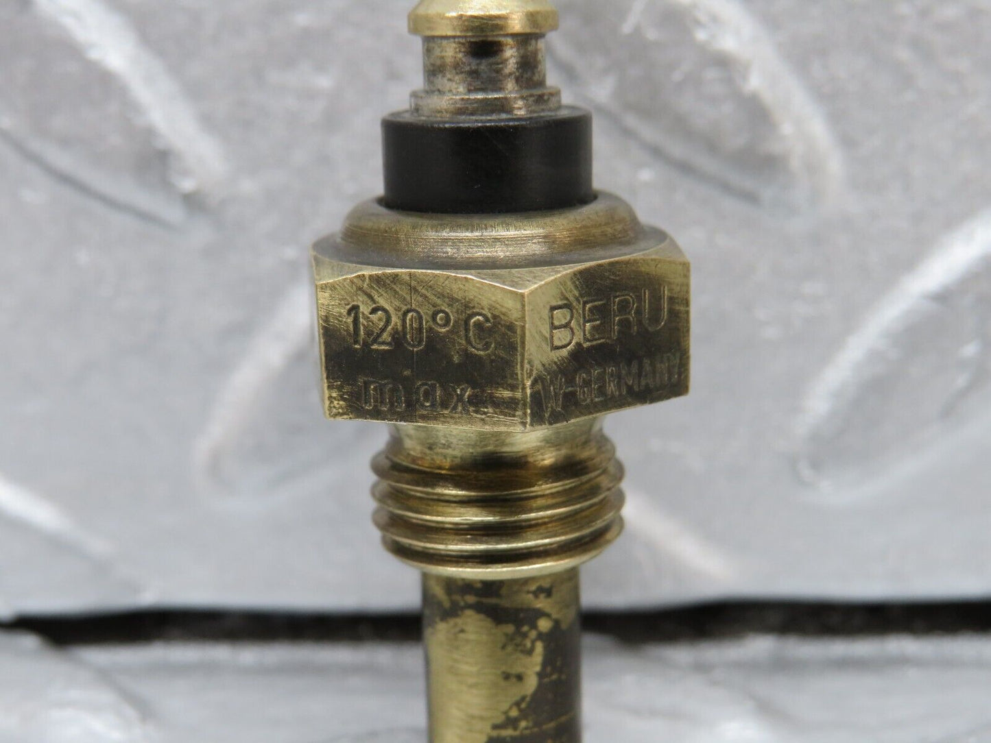 37144 Mercedes-Benz C126 420SEC Coupe Coolant Temperature Sensor 0824121001 005542617