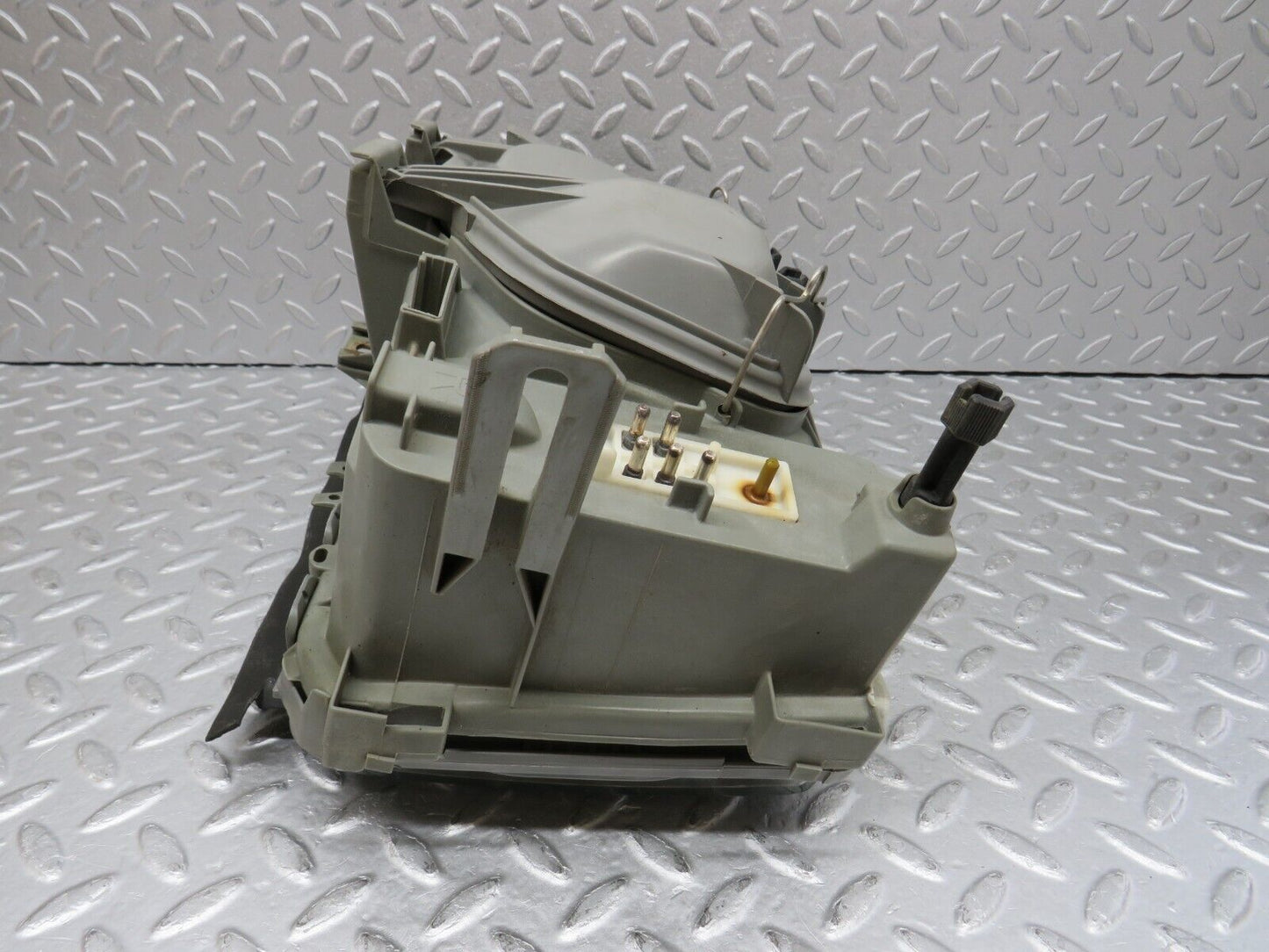 36754 Mercedes-Benz W201 190E Headlight Bosch Right Side 0301067722 1305620537 1305235076