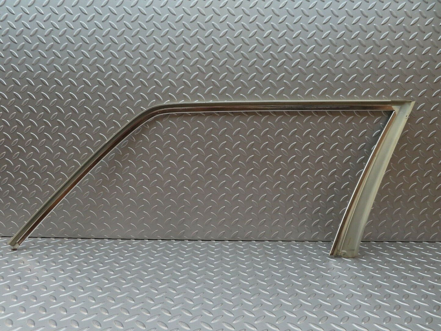 4025 Mercedes-Benz S123 200T Wagon Window Frame Rear Left