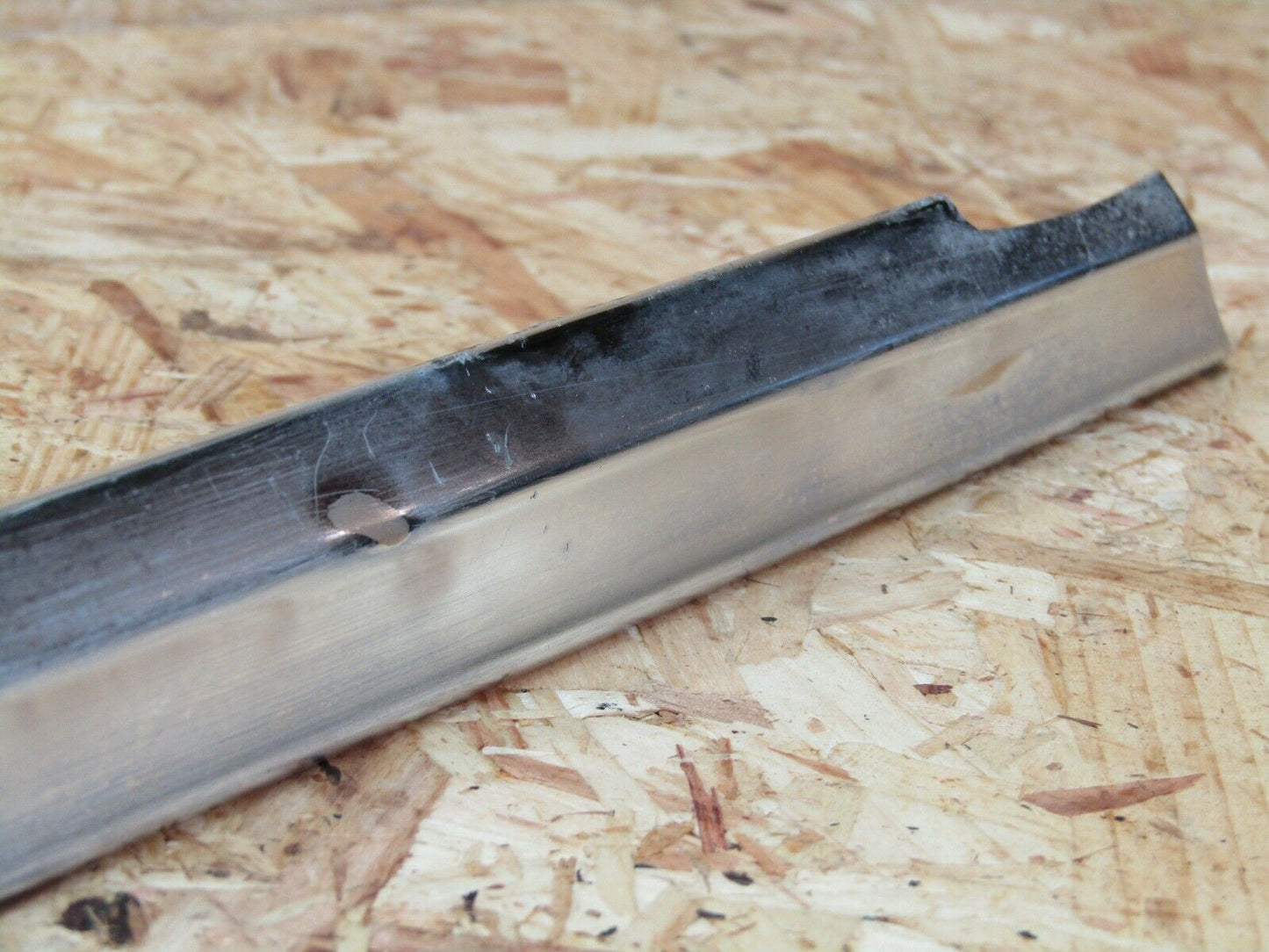 2132 Mercedes-Benz W116 350SE Front Right Door Chrome Trim