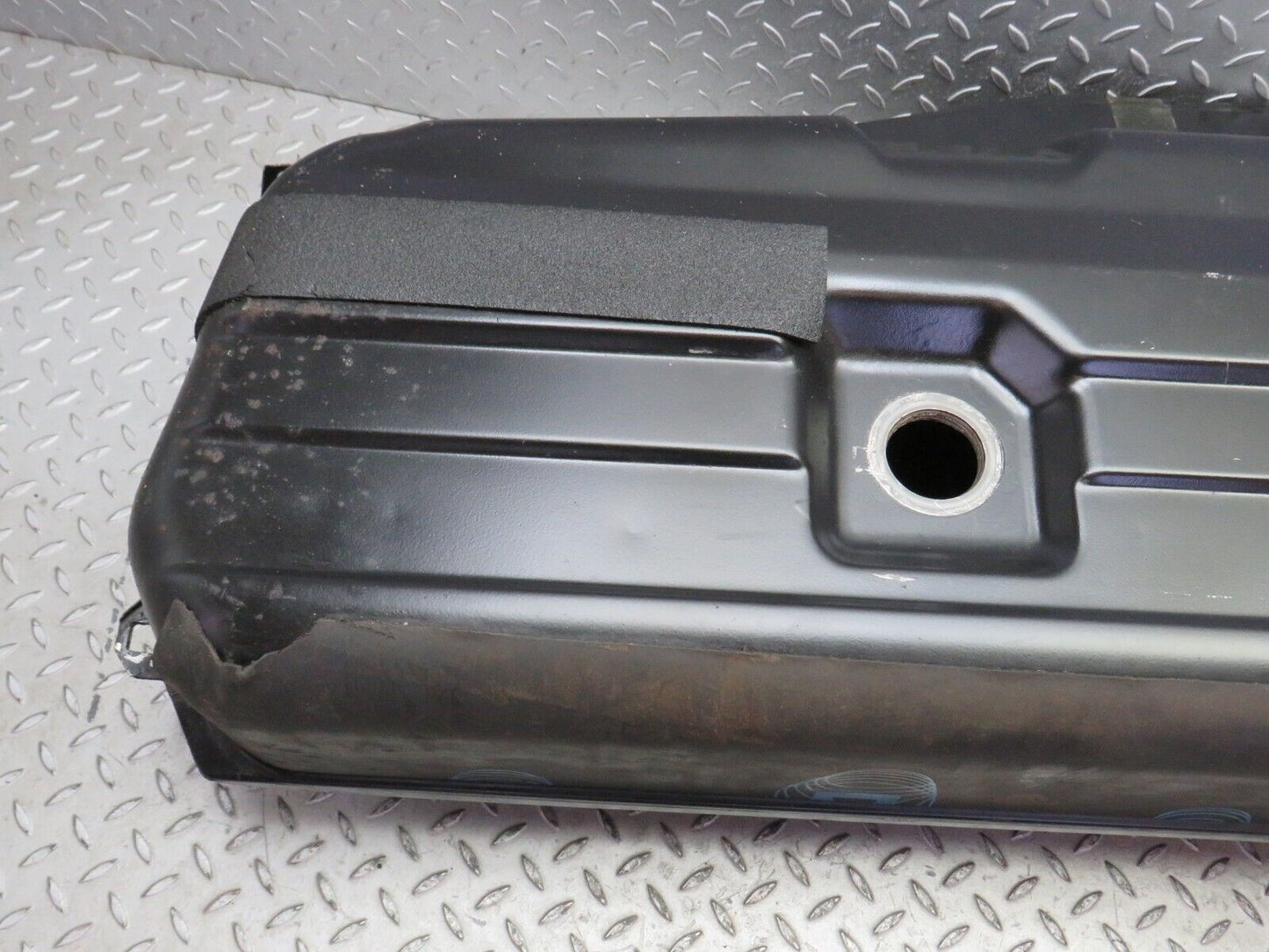 38021 Mercedes-Benz A124 320E Cabriolet Fuel Tank