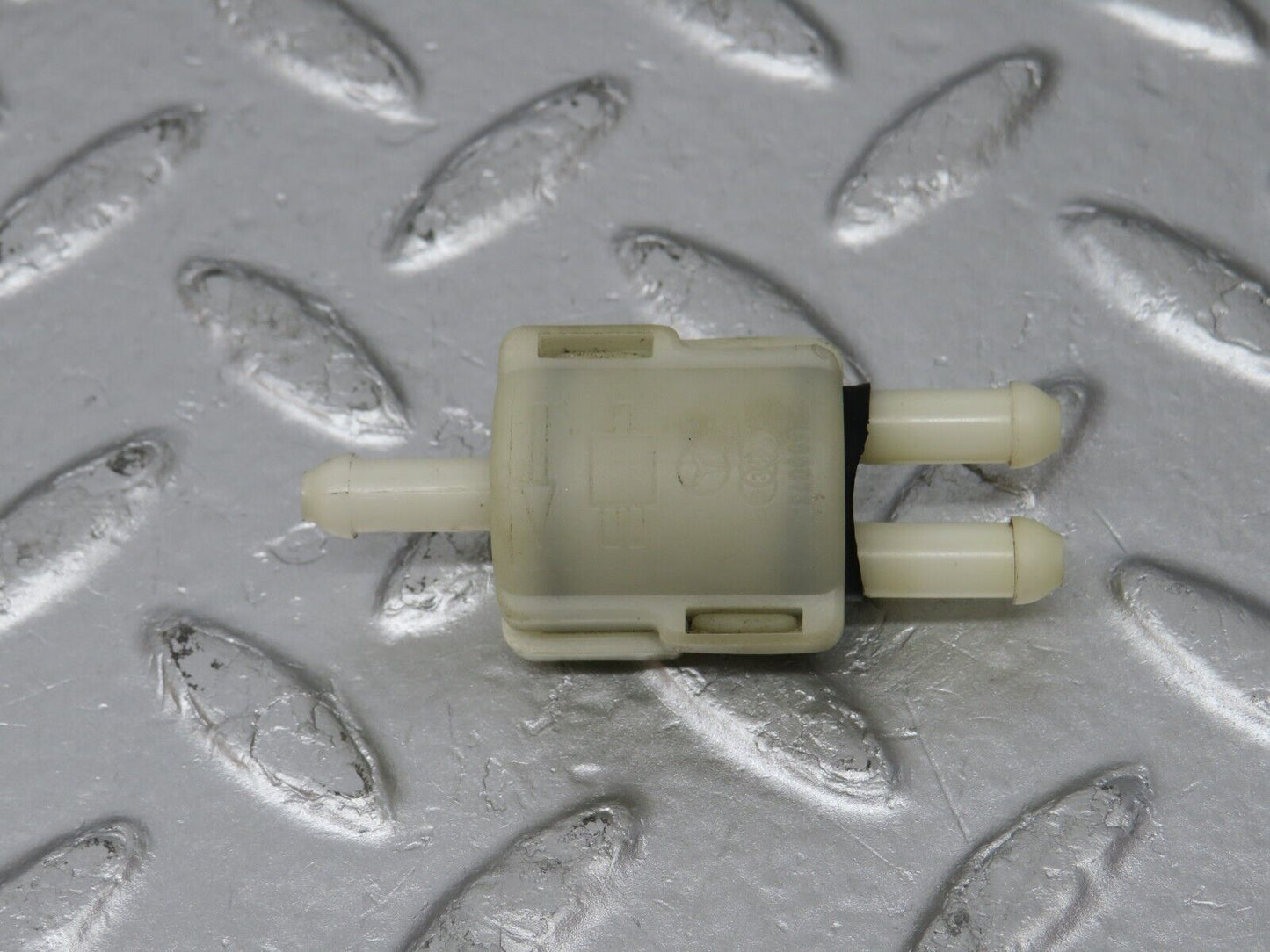 33825 Mercedes-Benz W201 190E 2.0L Windscreen Washer Fluid Distributor