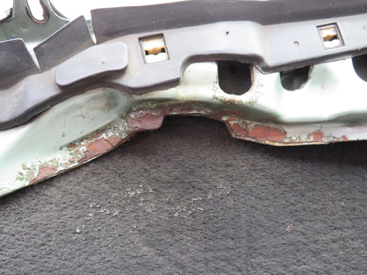 34255 Mercedes-Benz W124 260E Bonnet