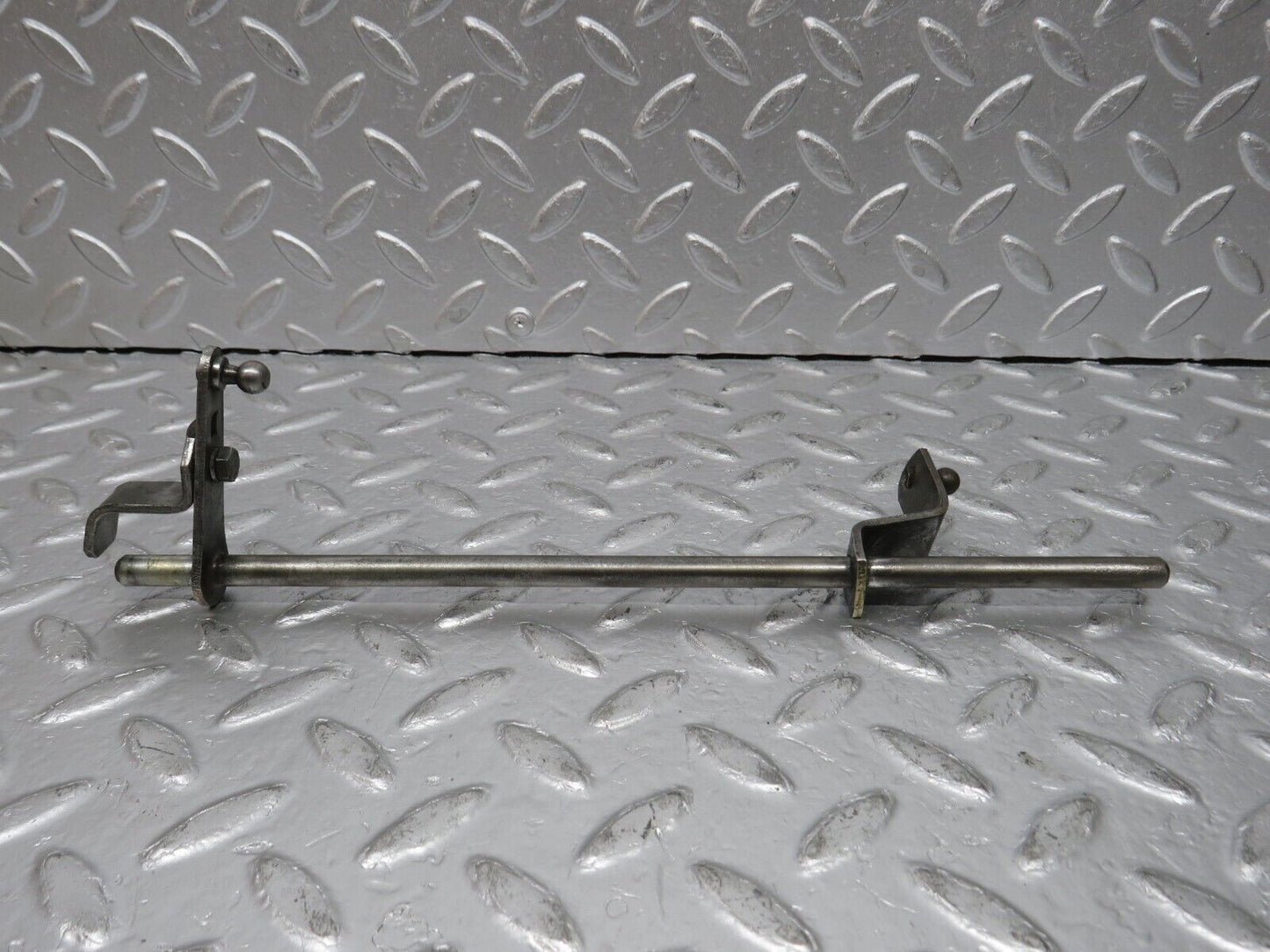 32784 Mercedes-Benz C107 R107 350 V8 Accelerator Pedal Linkage