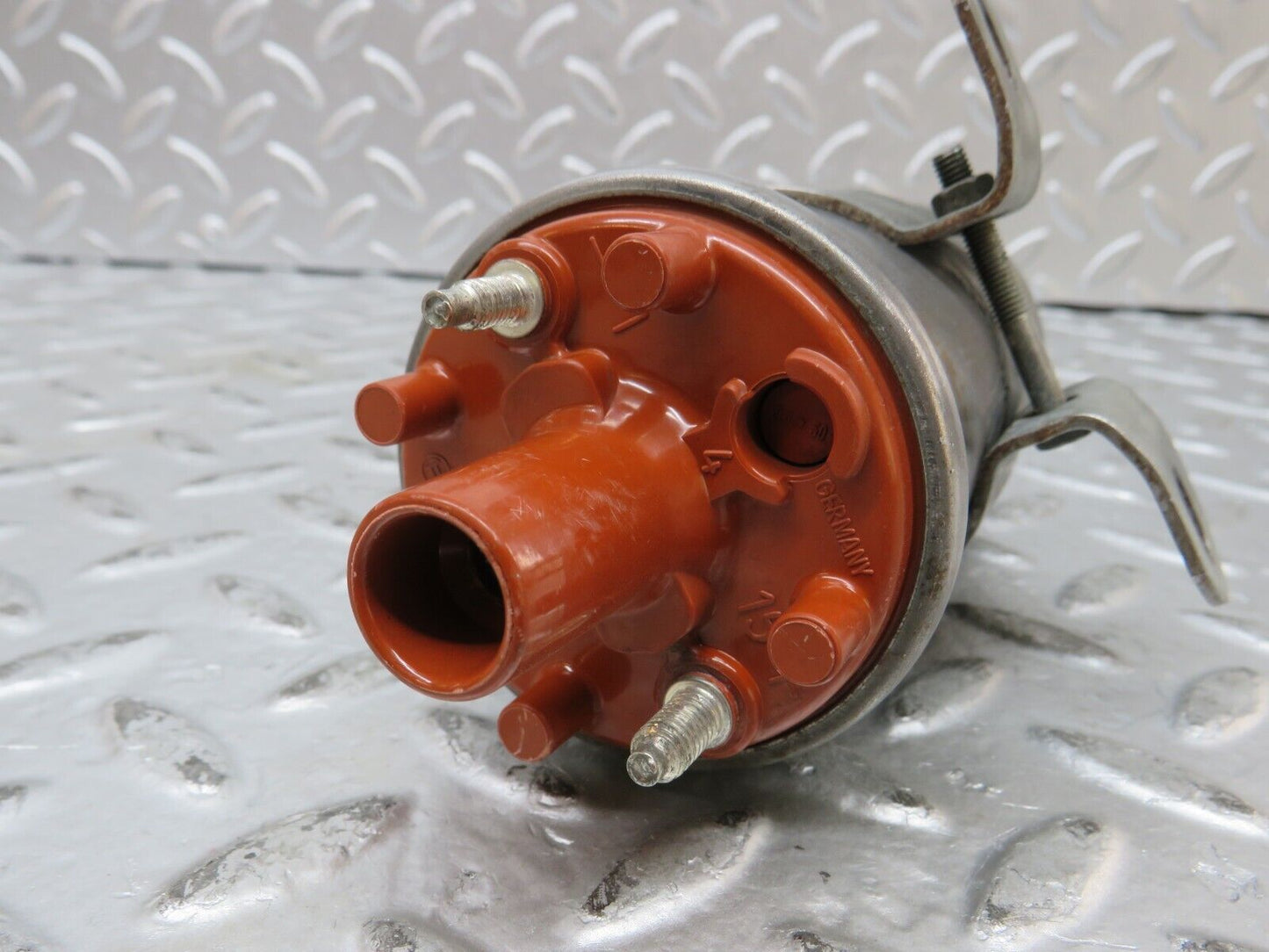 27407 Mercedes-Benz W123 280E Ignition Coil Bosch 0221118307 0001584003
