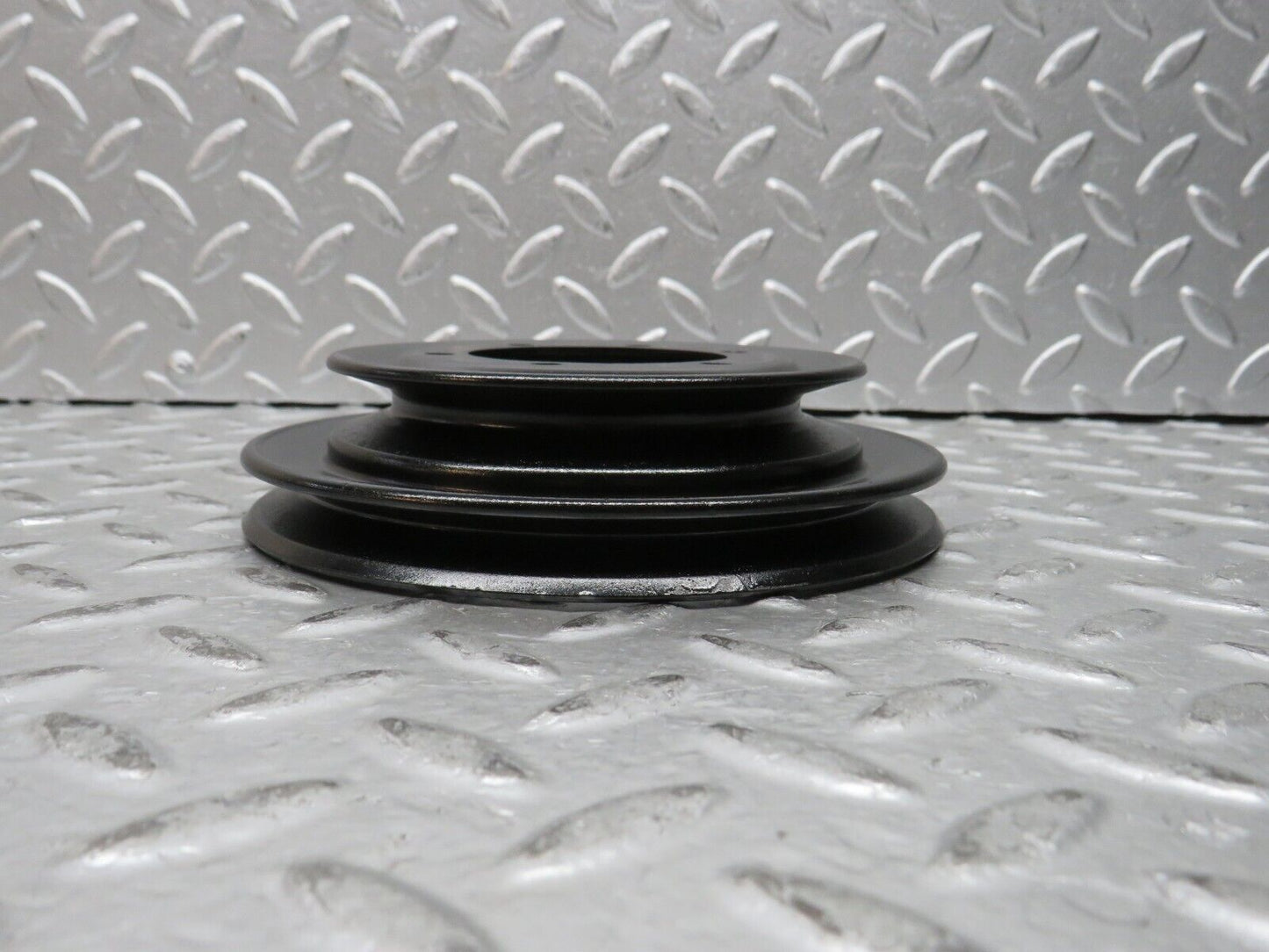 28761 Mercedes-Benz W123 230E Crankshaft Pulley 1020320404