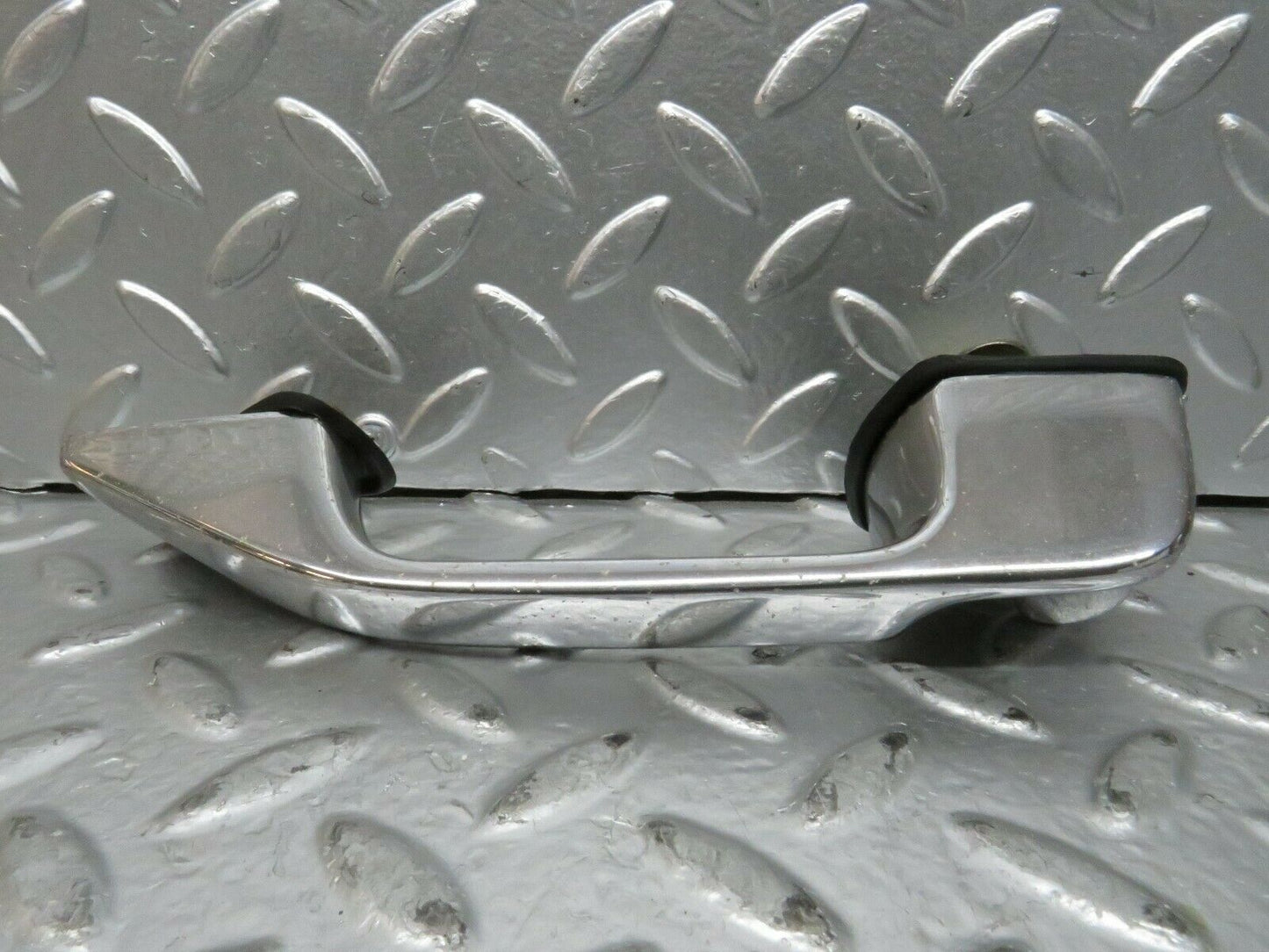 23717 Mercedes-Benz W114 280E Exterior Door Handle Rear Left 1157600301