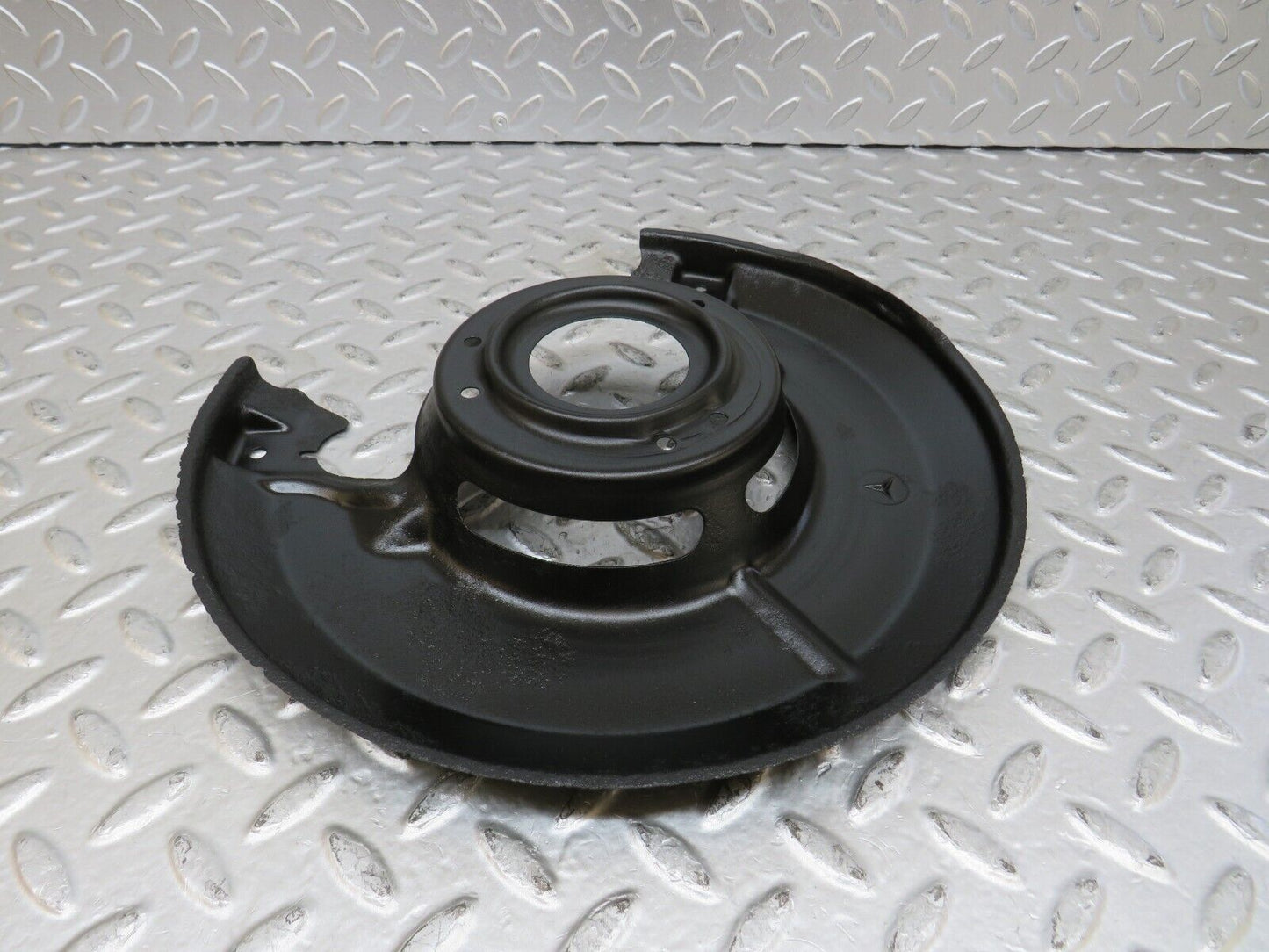 27369 Mercedes-Benz W123 280E Front Wheel Hub brake Protection Plate