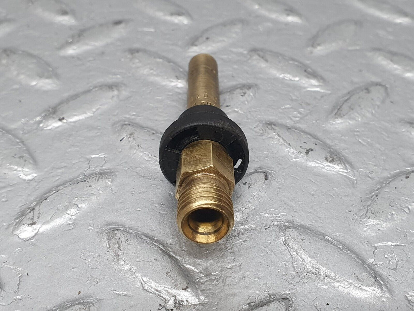 41033 Mercedes-Benz W126 300SE Fuel Injector Bosch 0000785623 0437502047