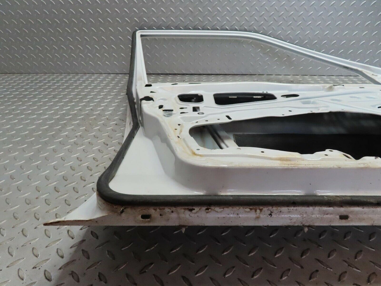 16210 Mercedes-Benz W124 260E Front Left Door