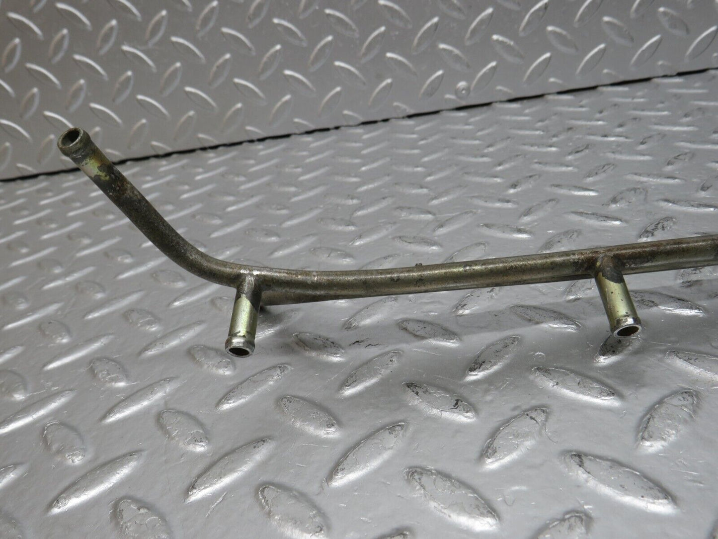 32817 Mercedes-Benz C107 R107 350 V8 Fuel Injector Rail Pipe