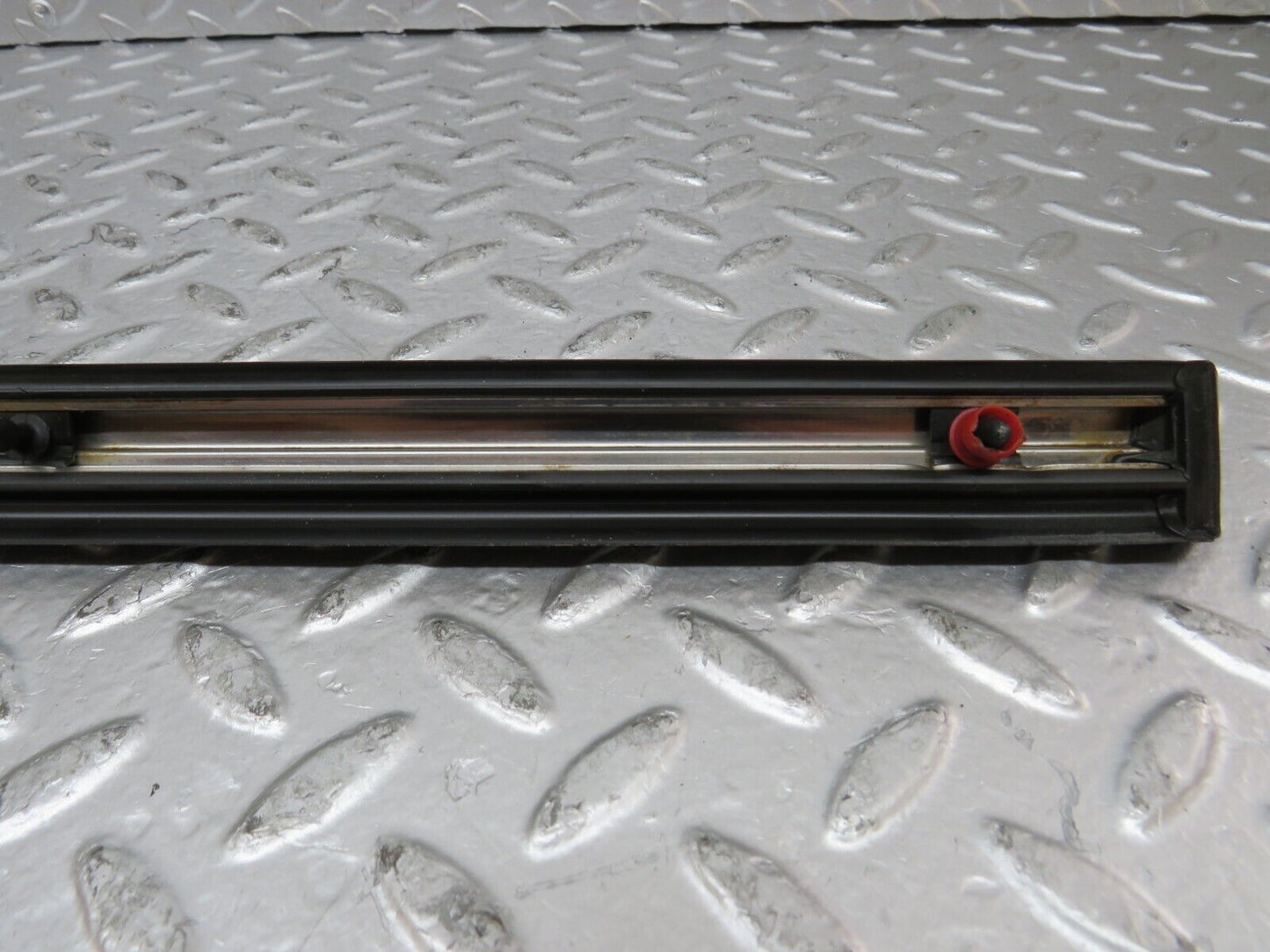26293 Mercedes-Benz W116 450SE Front Right Fender Centre Moulding Trim