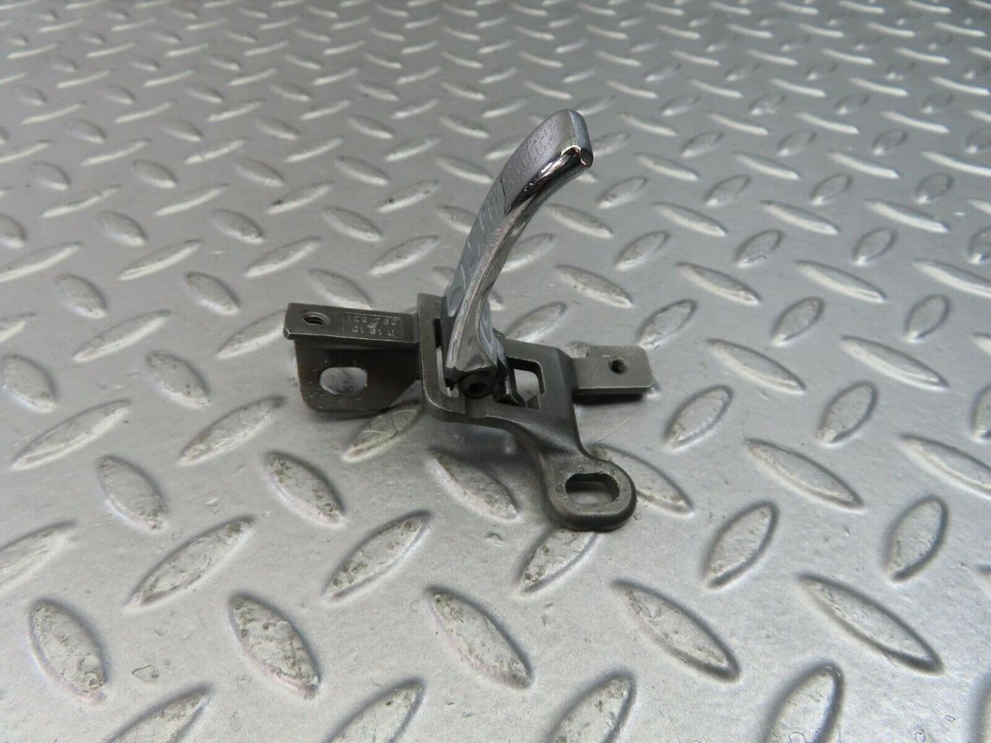 8984 Mercedes-Benz W123 Left Interior Door Handle 1237600161