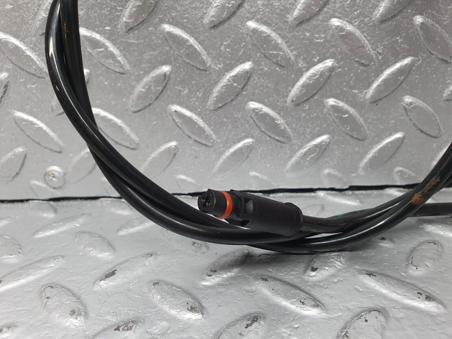 42359 Mercedes-Benz R129 320SL Coupe Rear Right Brake Pad Sensor Wire 1295409113 0285459628