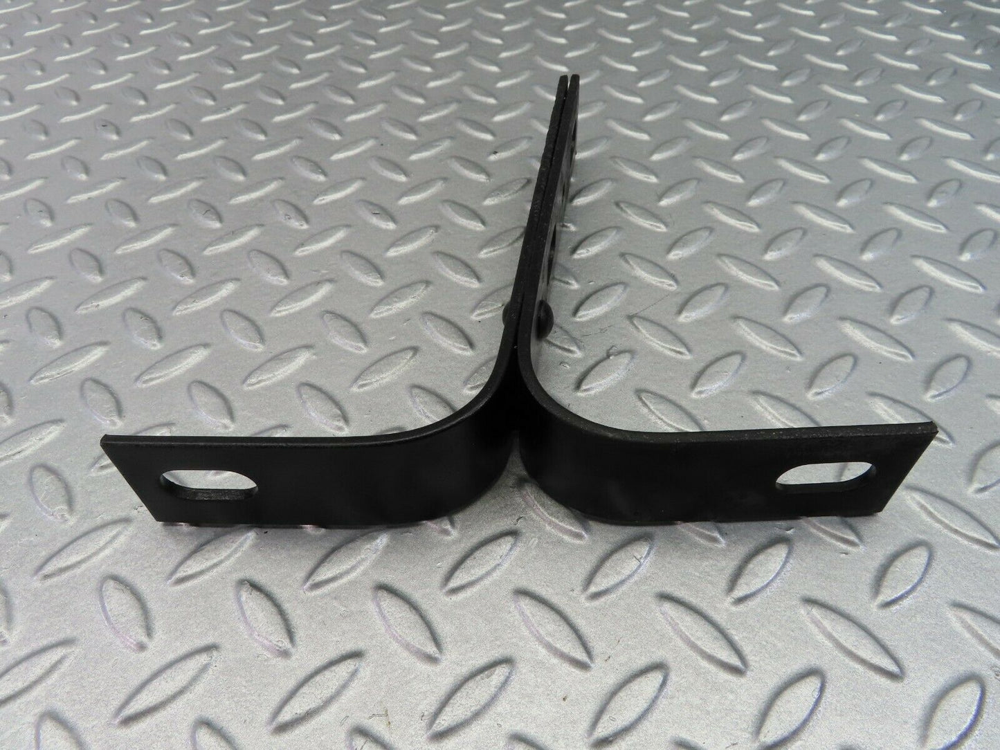7834 Mercedes-Benz W115 220D Front Bumper Bracket Left Side
