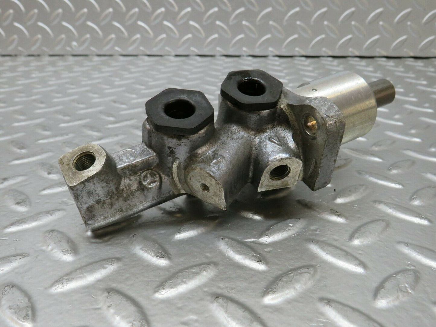 24321 Mercedes-Benz S124 220TE Wagon Brake Master Cylinder Ate