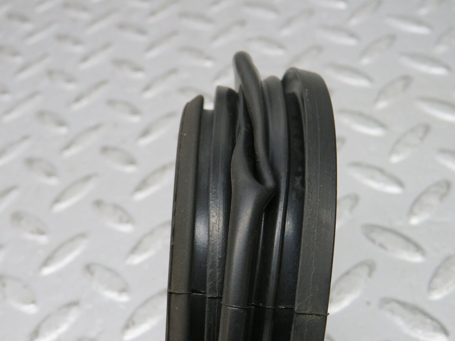 33468 Mercedes-Benz W202 C180 Fuel Tank Filler Rubber Gasket
