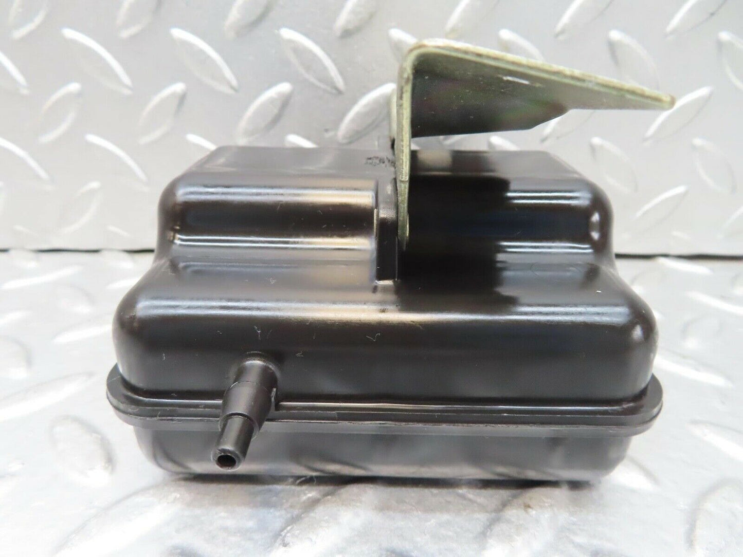 15083 Mercedes-Benz W140 S320 Air Vacuum Expansion Tank 1298050019