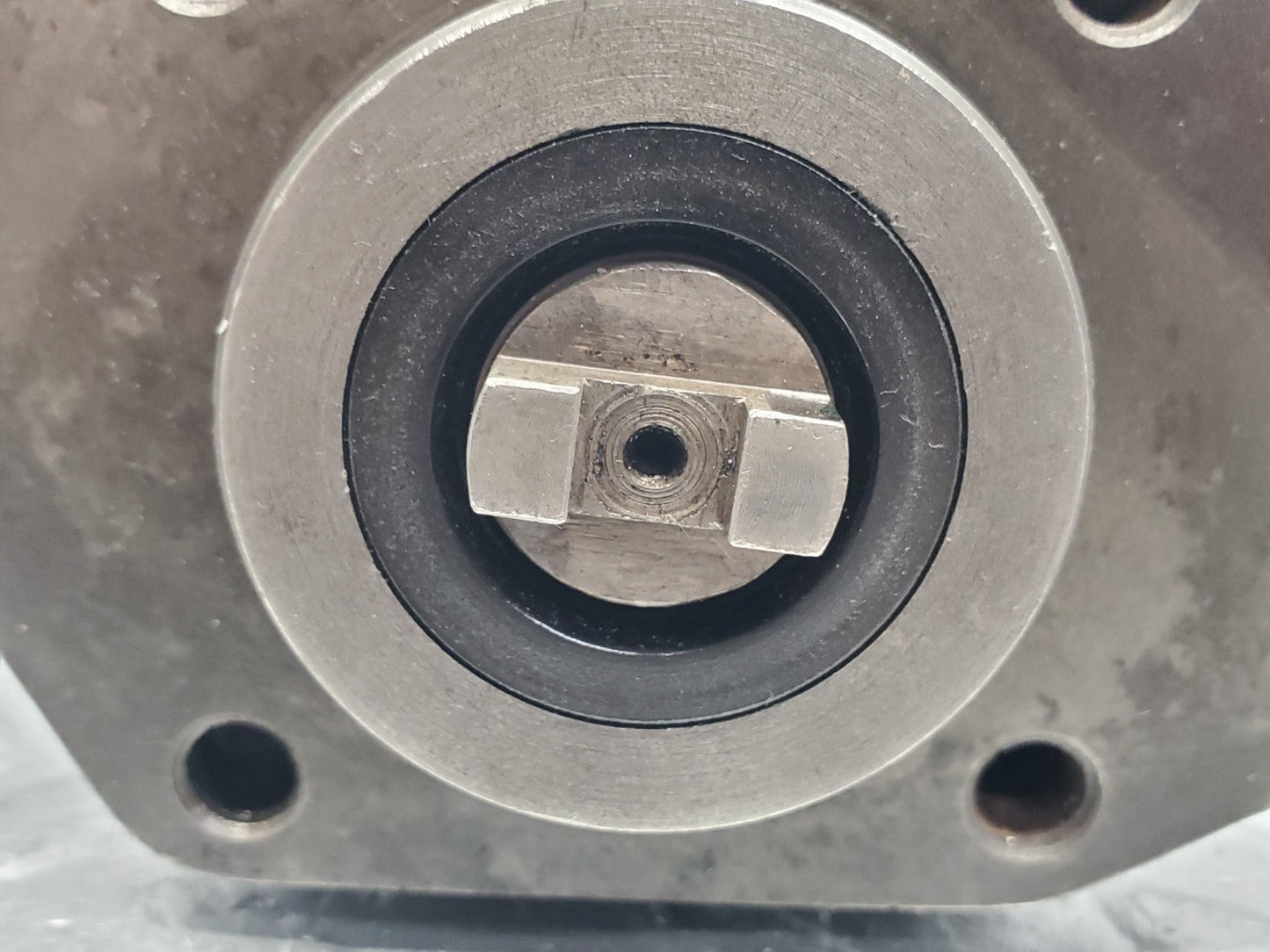 W112 power steering pump used OEM