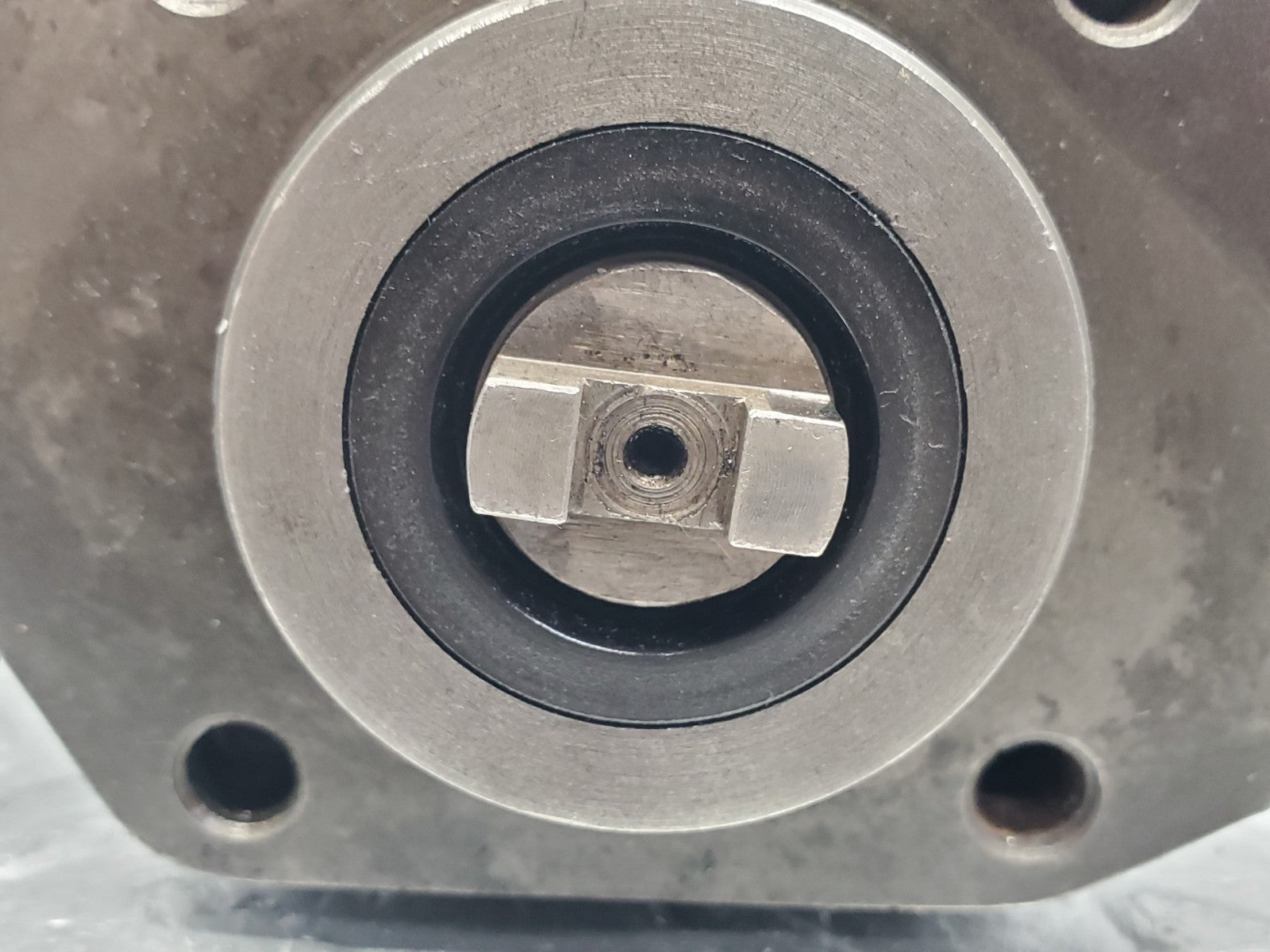 W112 power steering pump used OEM