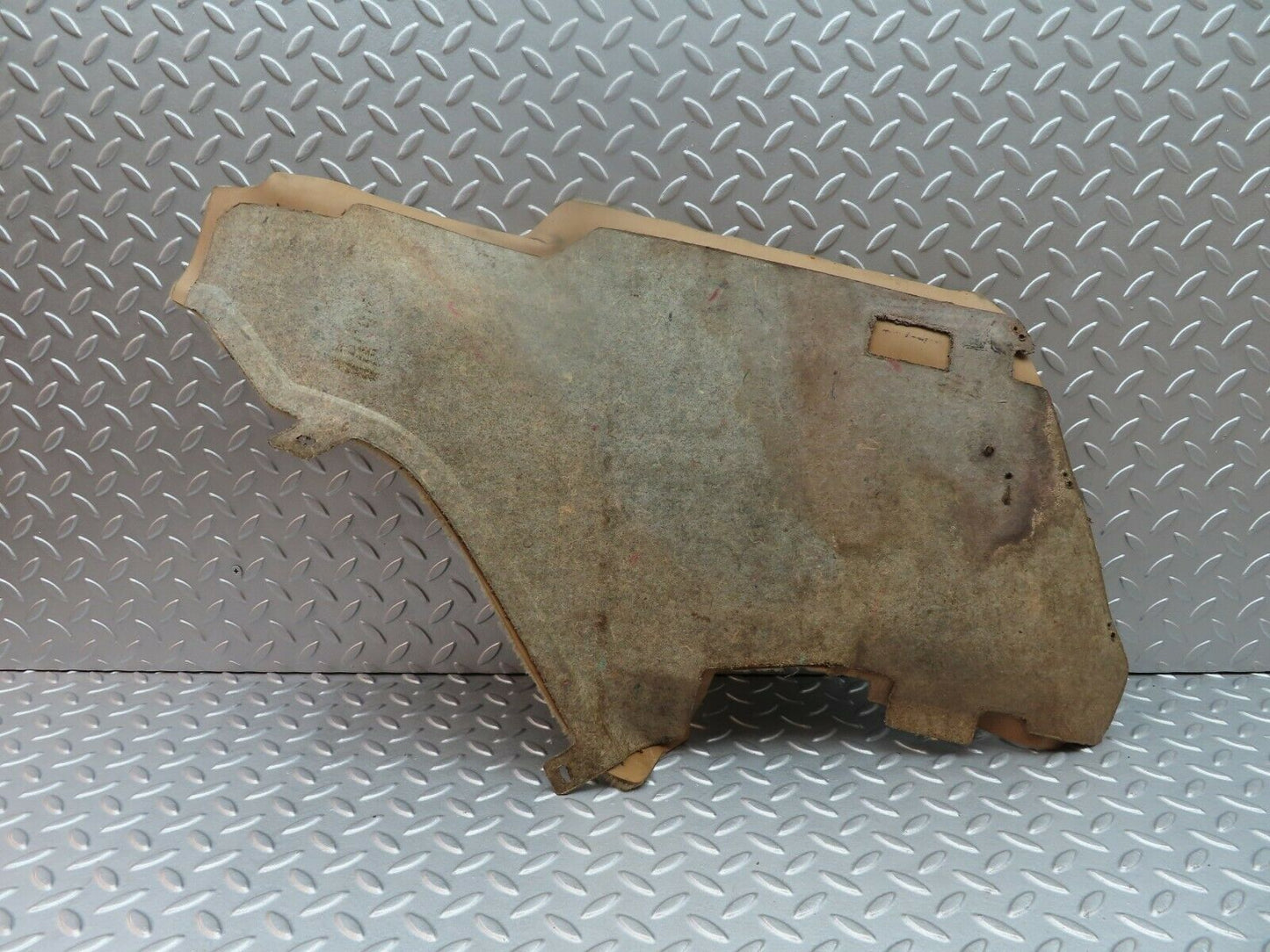 5428 Mercedes-Benz W124 230E Centre Console Carpet Right Side Beige