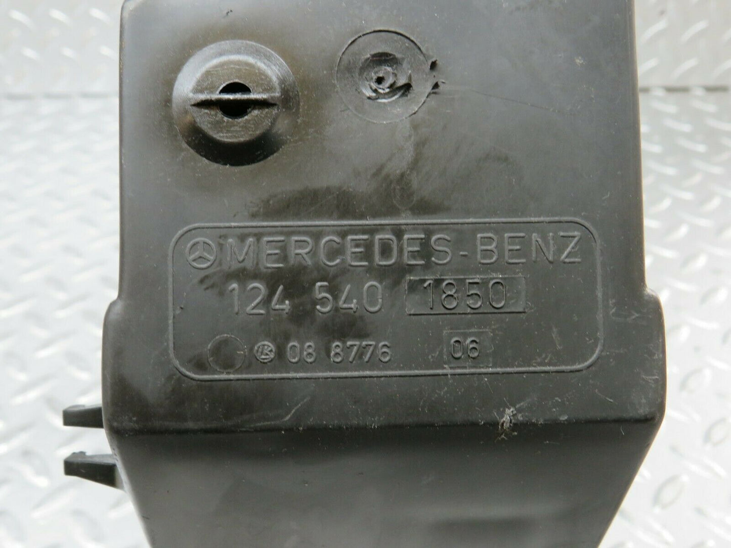 24354 Mercedes-Benz S124 220TE Wagon Fuse Box 1245401850 1245400282 1245400182