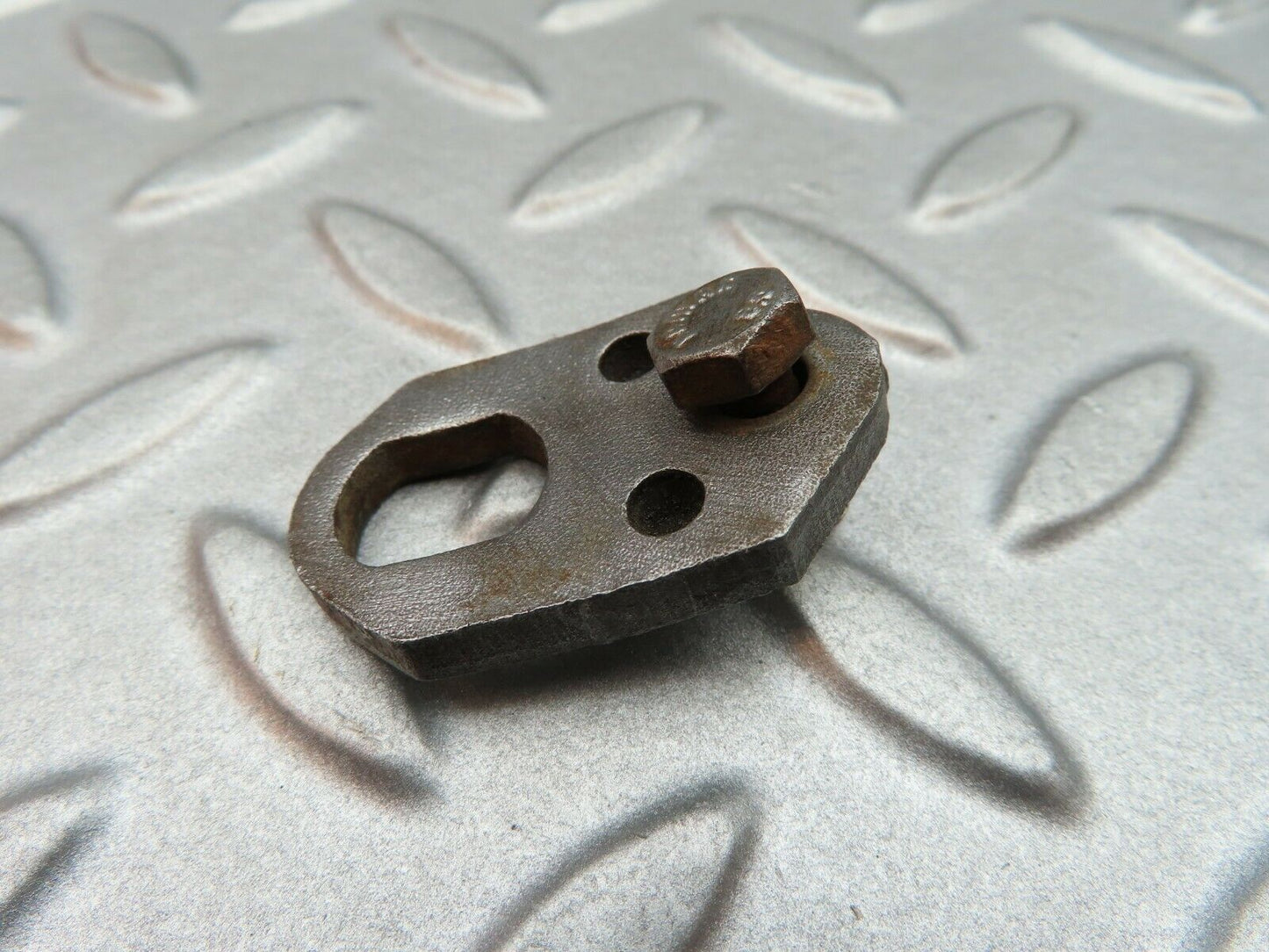 5125 Mercedes-Benz R107 350SL Fuel Injector Bracket