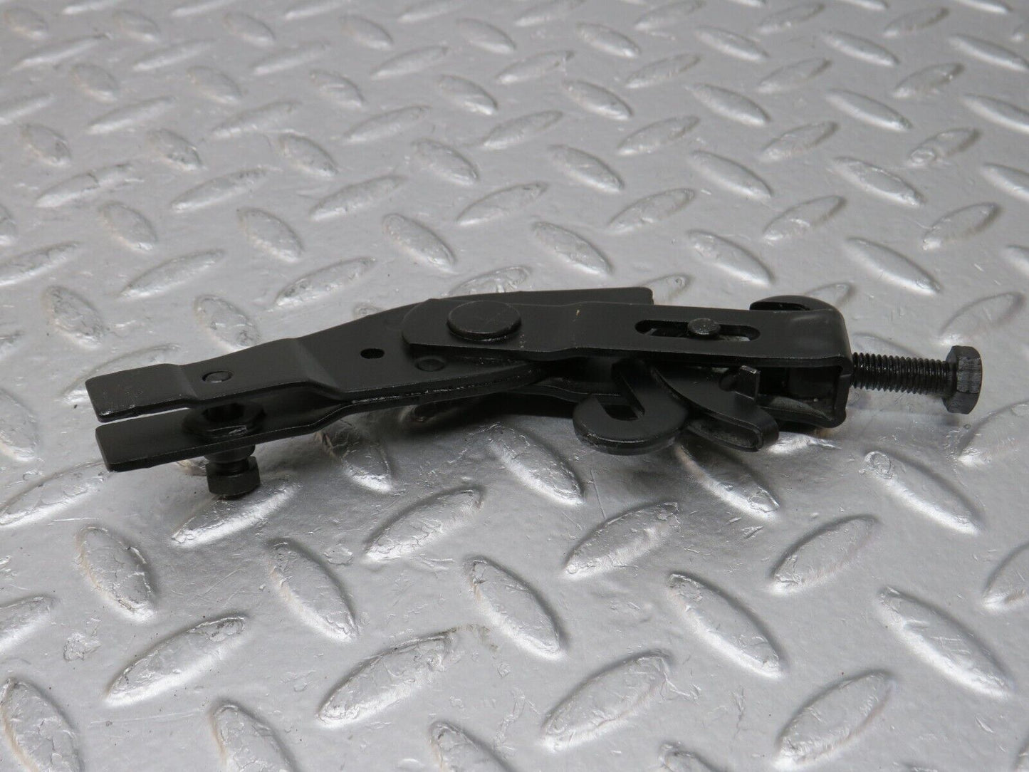 34677 Mercedes-Benz W124 260E Handbrake Adjusting Handbrake Regulator