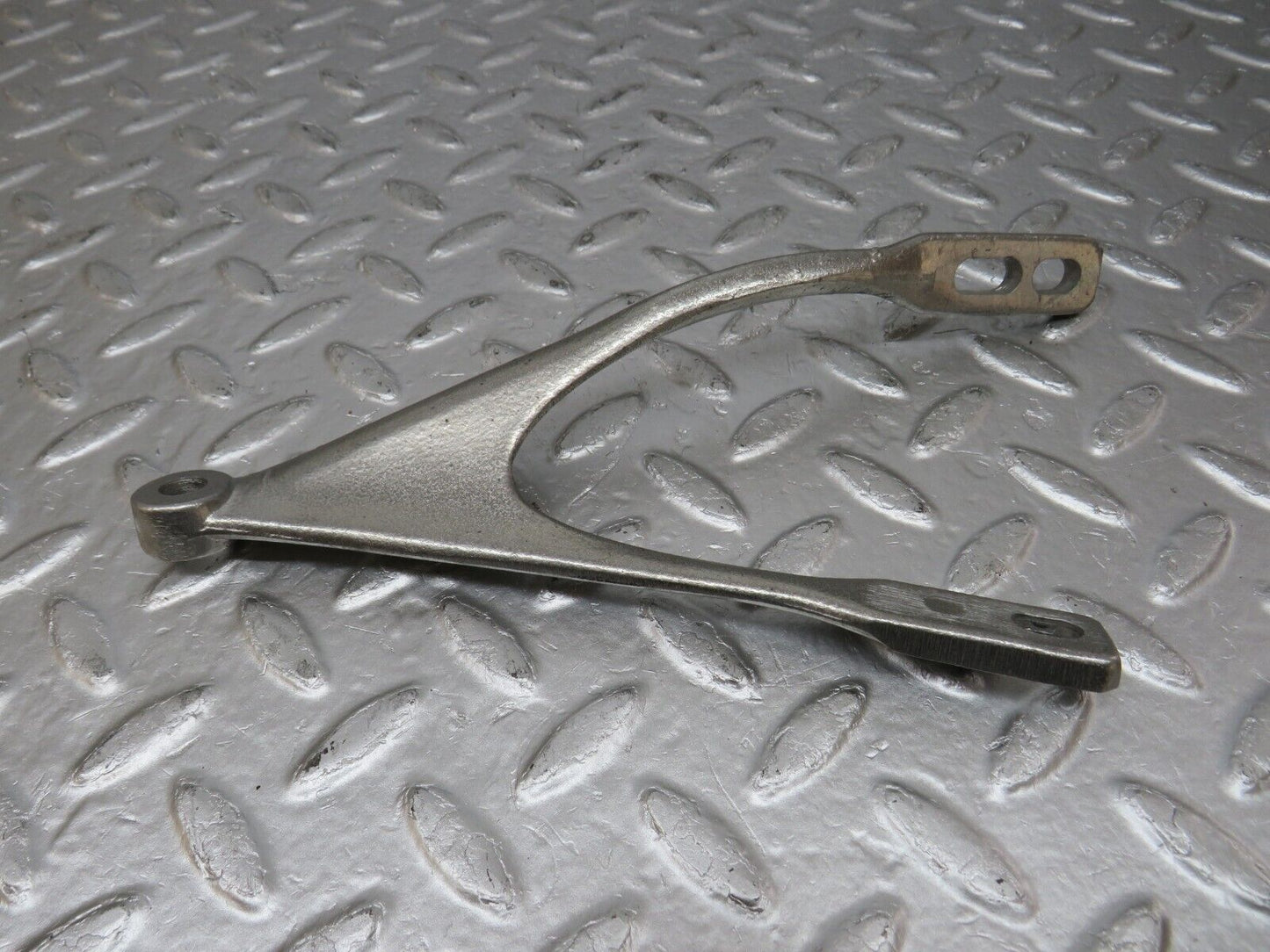 33697 Mercedes-Benz W201 190E 2.0L Steering Column Bracket