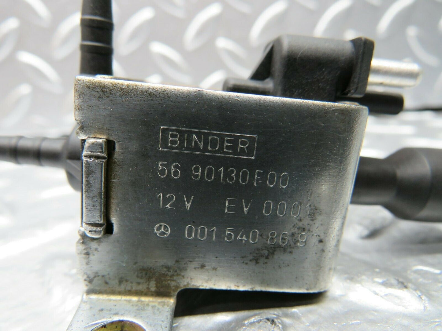 22579 Mercedes-Benz C124 E220 Coupe Vacuum Solenoid Binder 0015408697