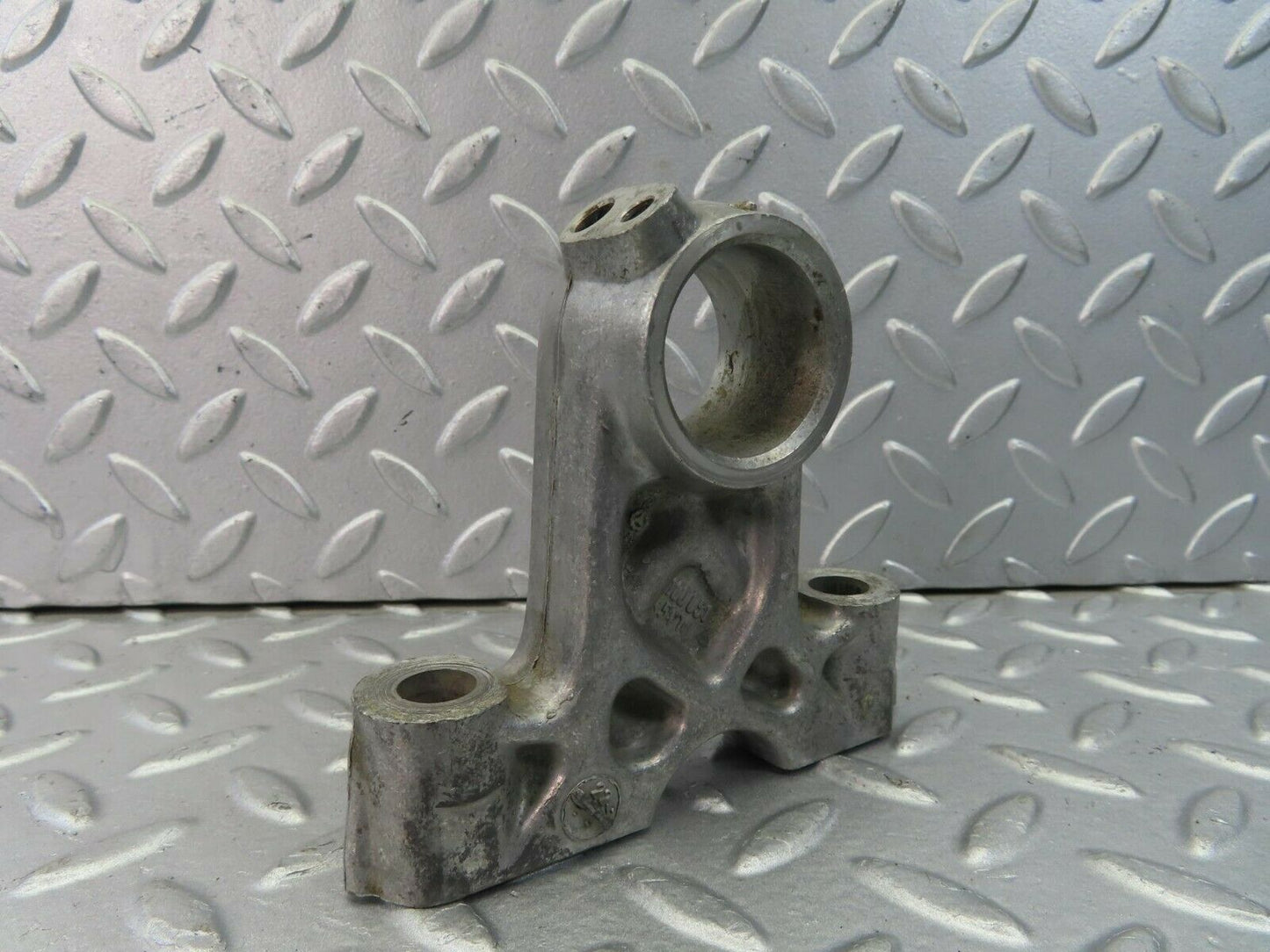 8949 Mercedes-Benz W108 Camshaft Tower Bearing 1800515110