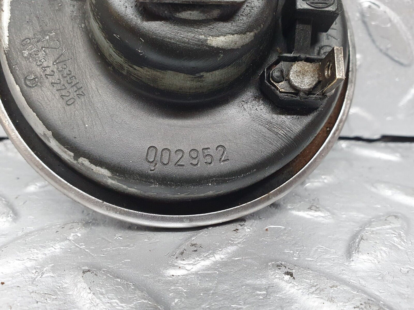 41544 Mercedes-Benz W124 200E Horn Hella 002952