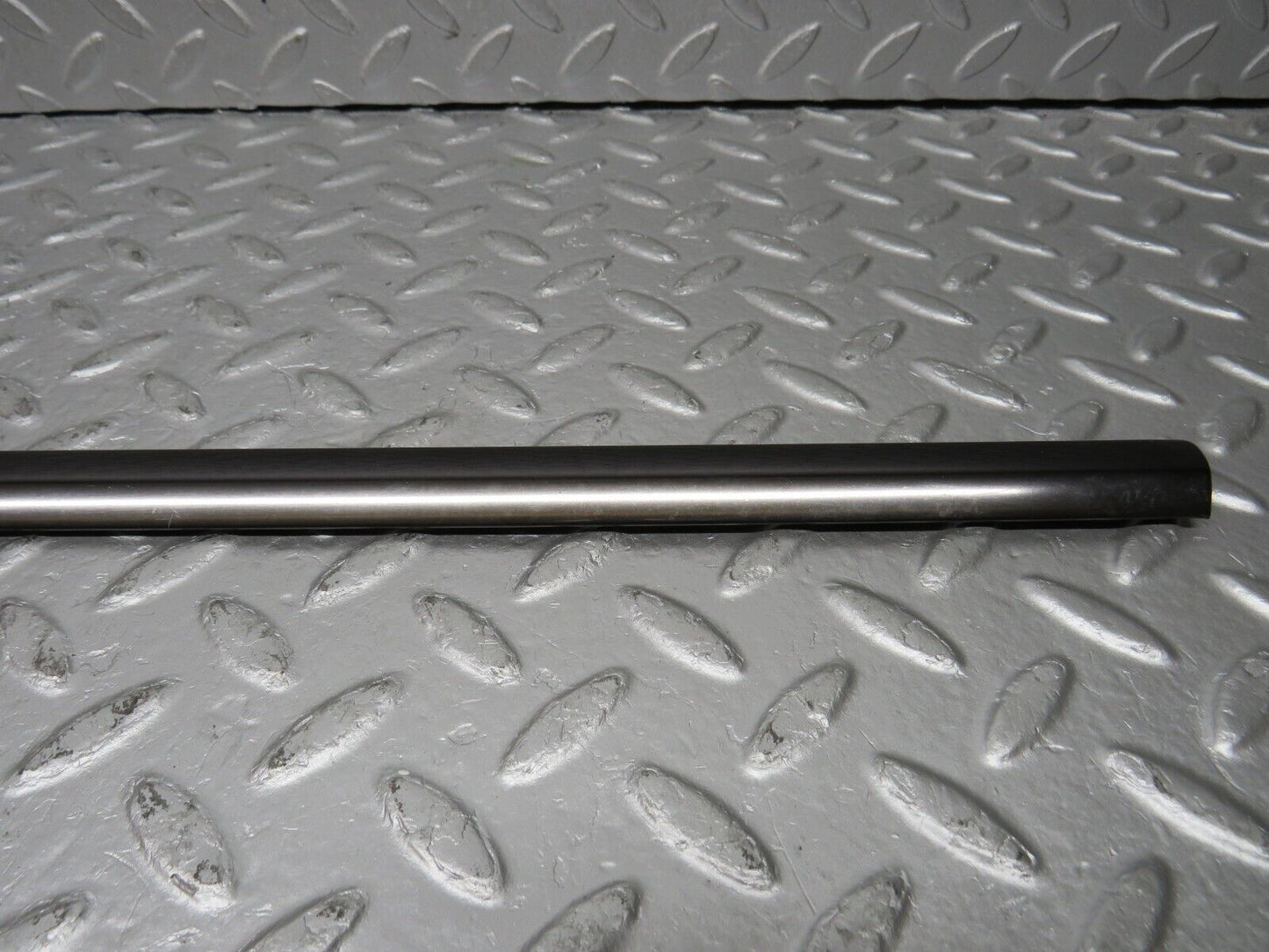 39653 Mercedes-Benz R129 320SL Coupe Right Door Window Moulding Trim