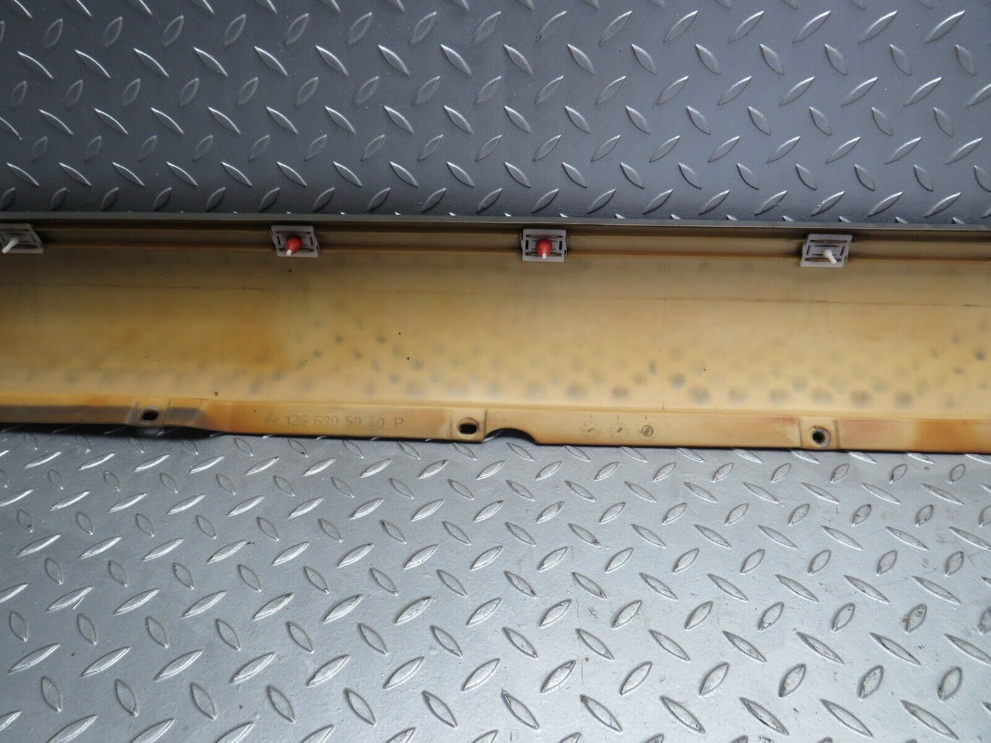 21810 Mercedes-Benz W126 300SE Side Skirt Right Side 1266905040
