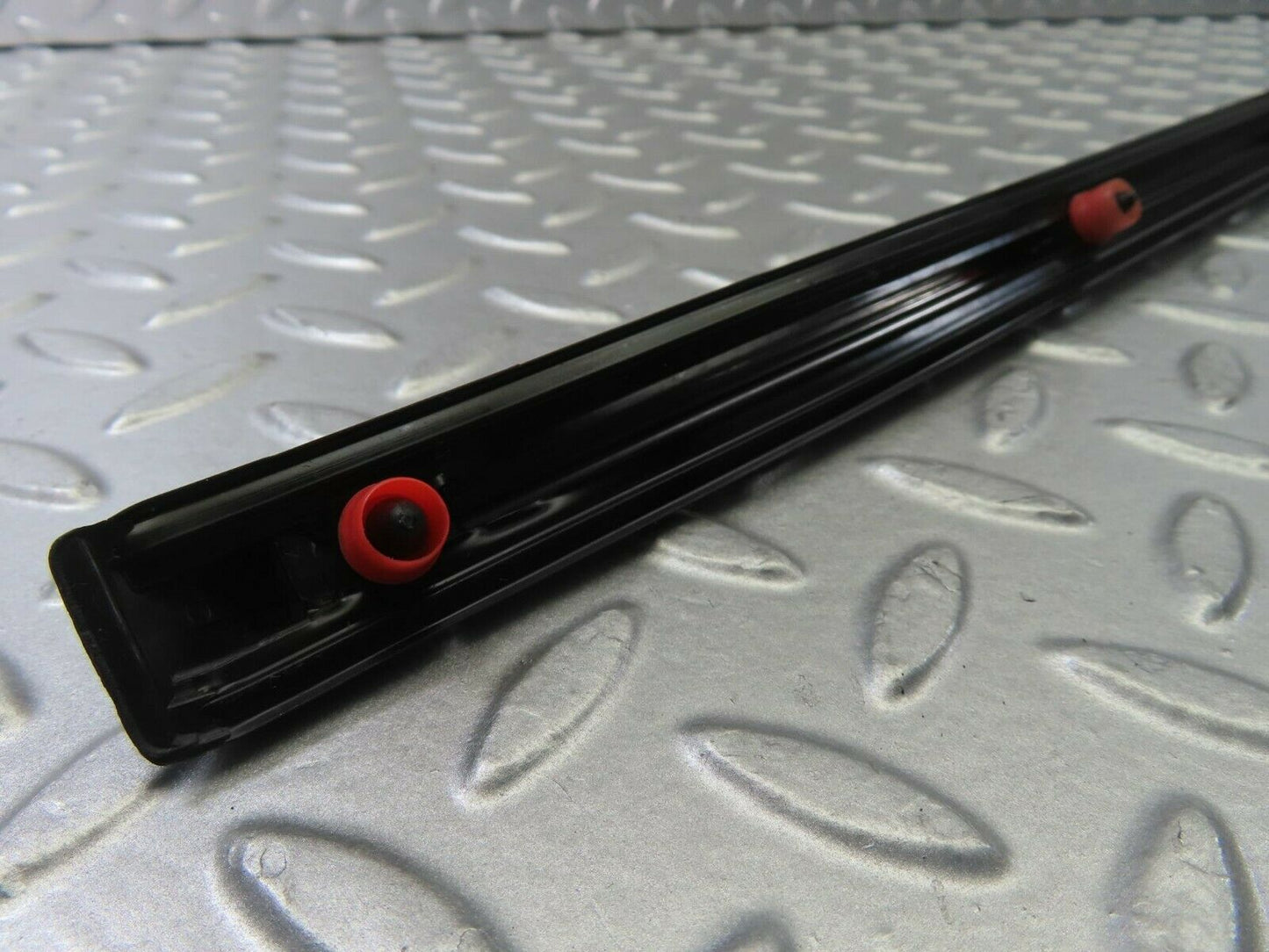 10247 Mercedes-Benz W123 Rear Left Door Centre Moulding Trim