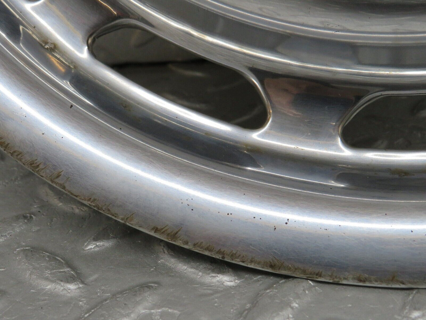 37466 Mercedes-Benz W109 300SEL Wheel Hub Cap 14"