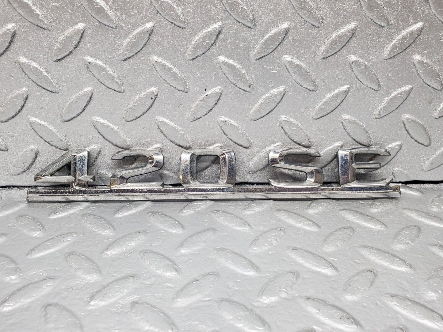 45885 Mercedes-Benz W126 420SE Trunk Badge Emblem