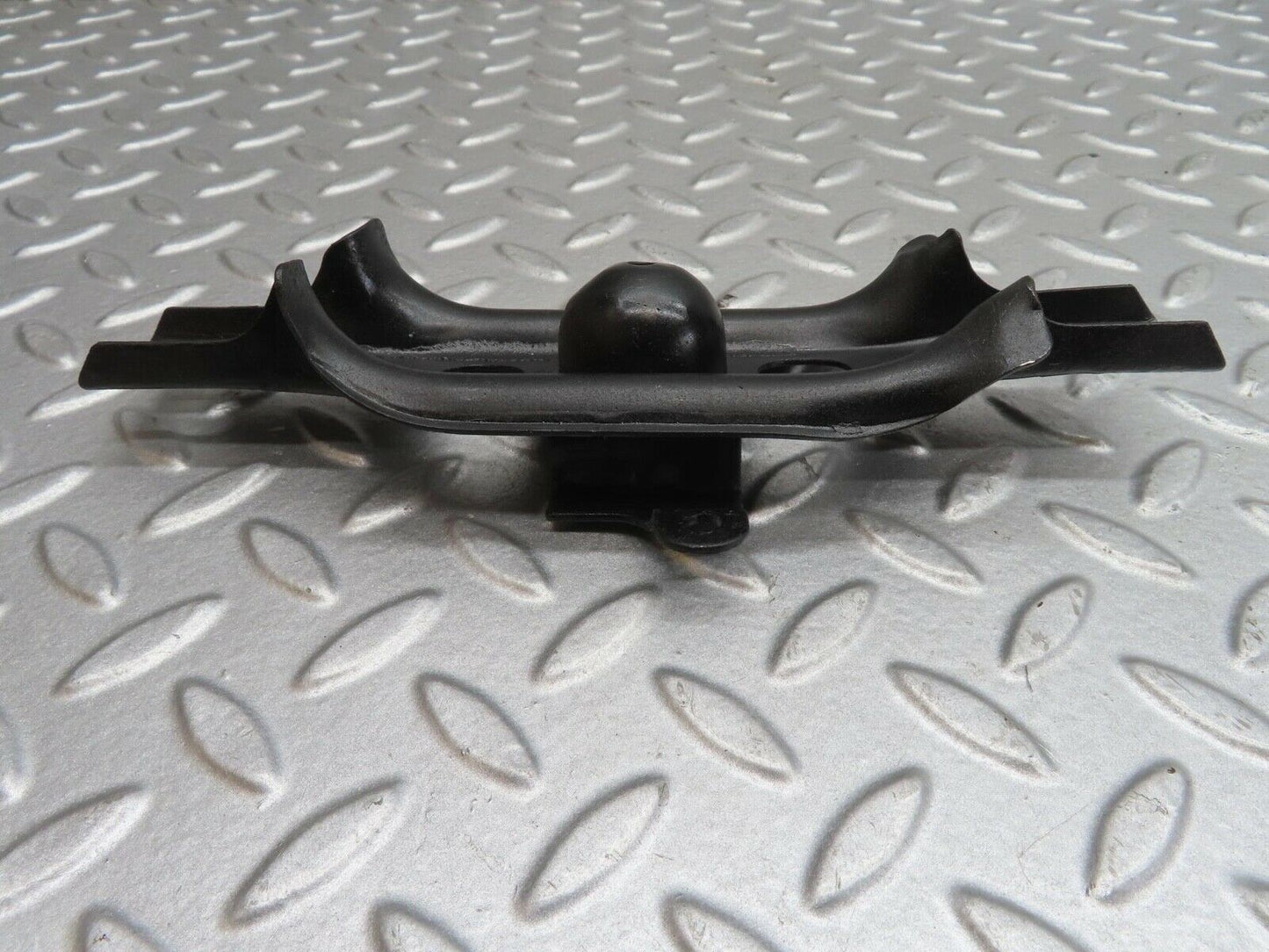 13881 Mercedes-Benz C107 280SLC Cardan Shaft Drive Shaft Bracket