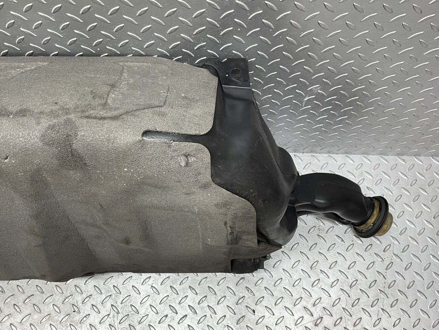 42636 Mercedes-Benz W201 190 Fuel Tank Plastic 2014702001